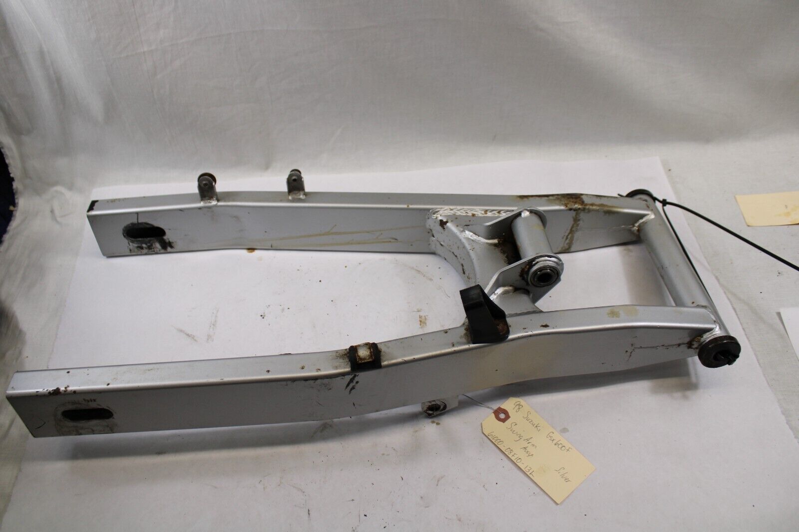 SwingArm Assy Silver 61000-08F10-13L 1998 Suzuki Katana GSX600