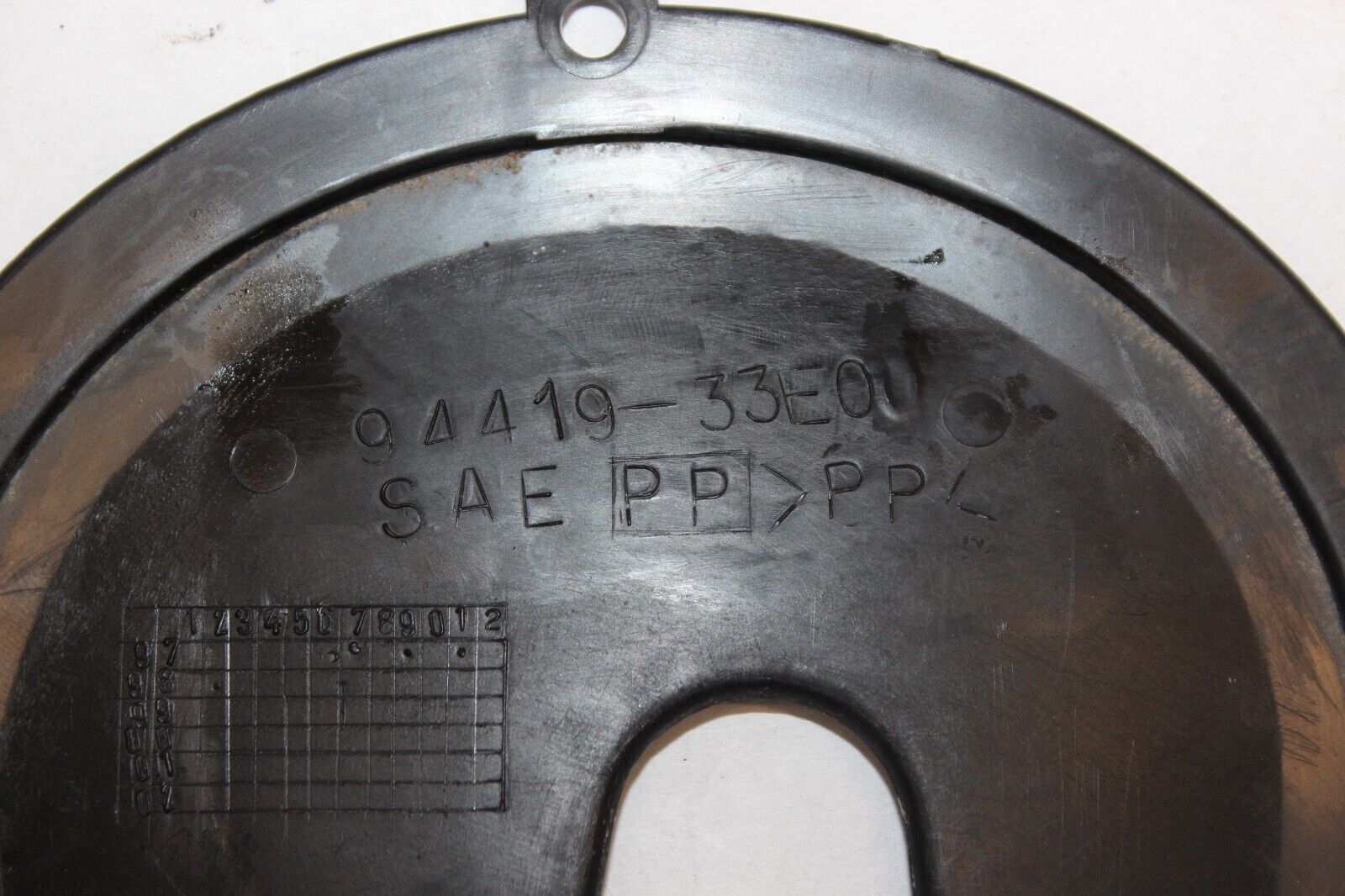 LOWER LID 94419-33E01 1999 Suzuki GSX-R600