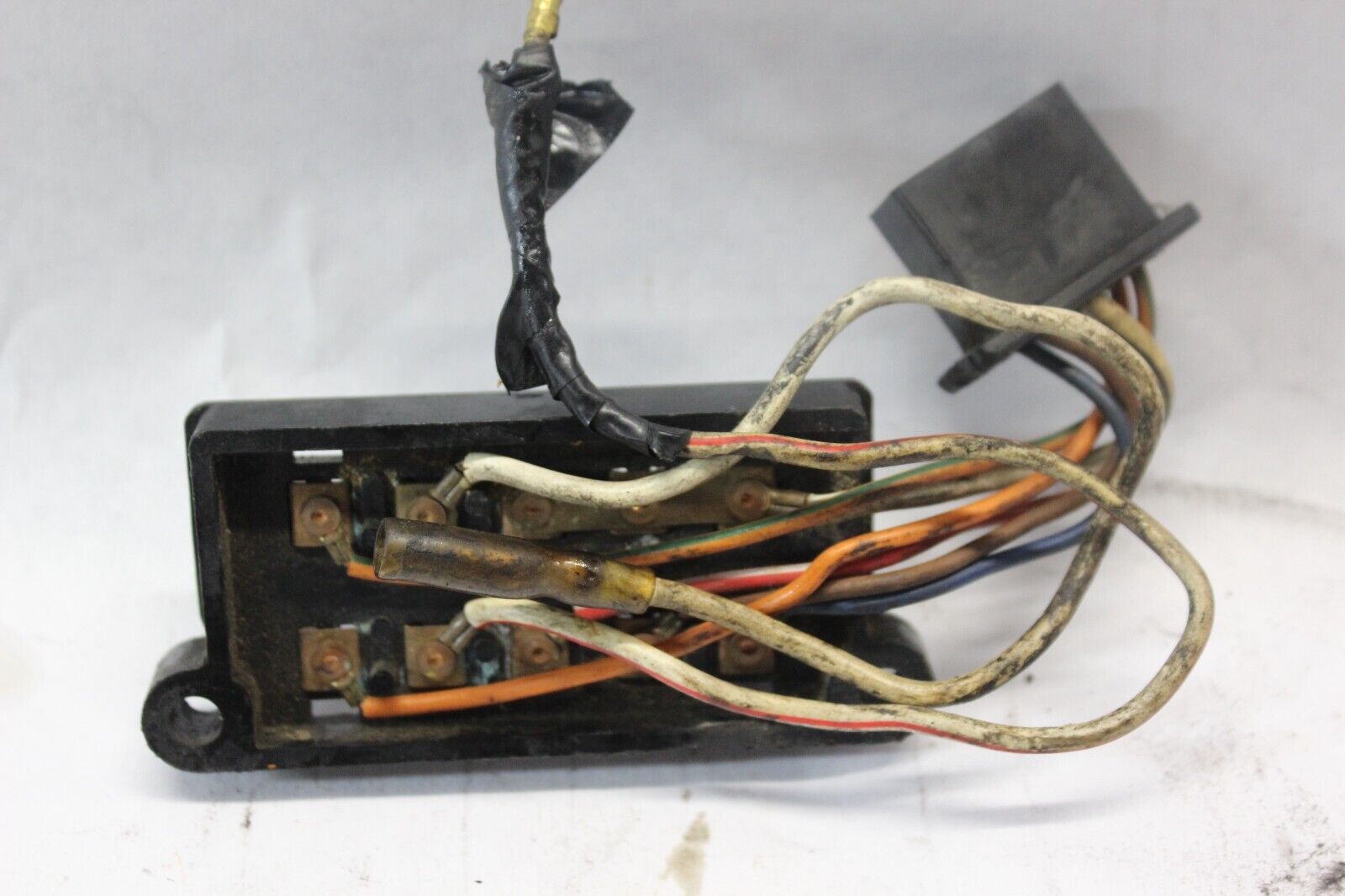 FUSE PANEL ASSY (NO CAP) 26004-1019 1982 Kawasaki Spectre KZ750N