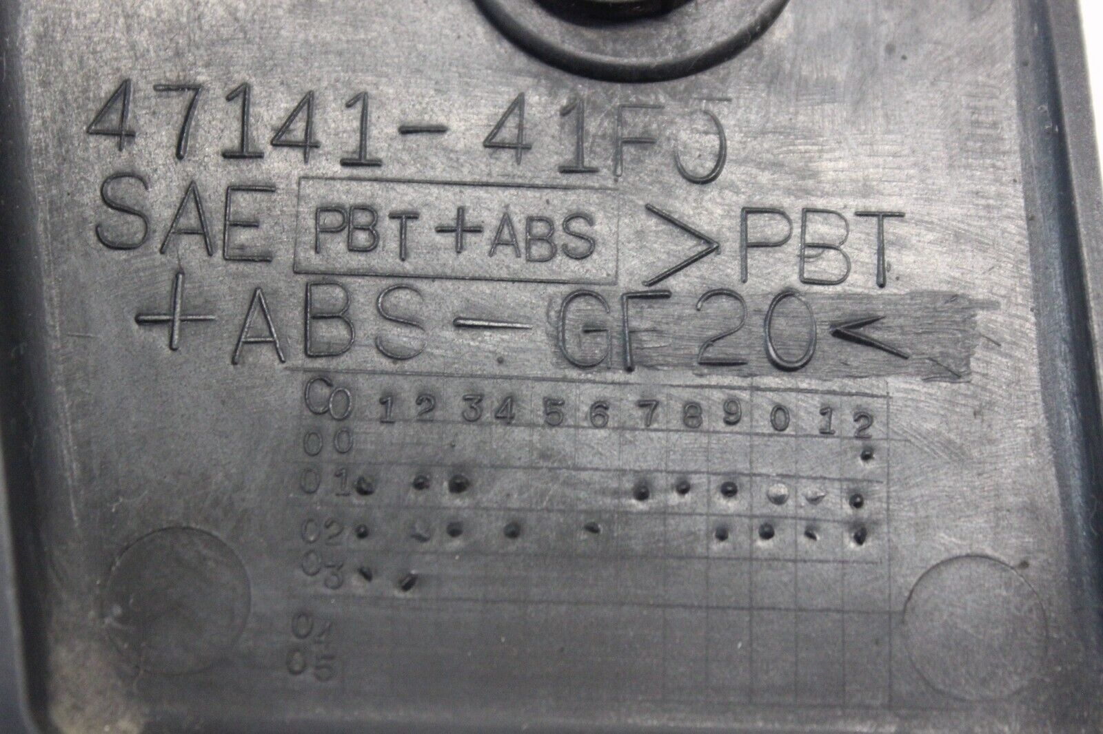 REAR RIGHT SIDE COVER BLACK 47141-41F00-019 2003 VL800 VOLUSIA