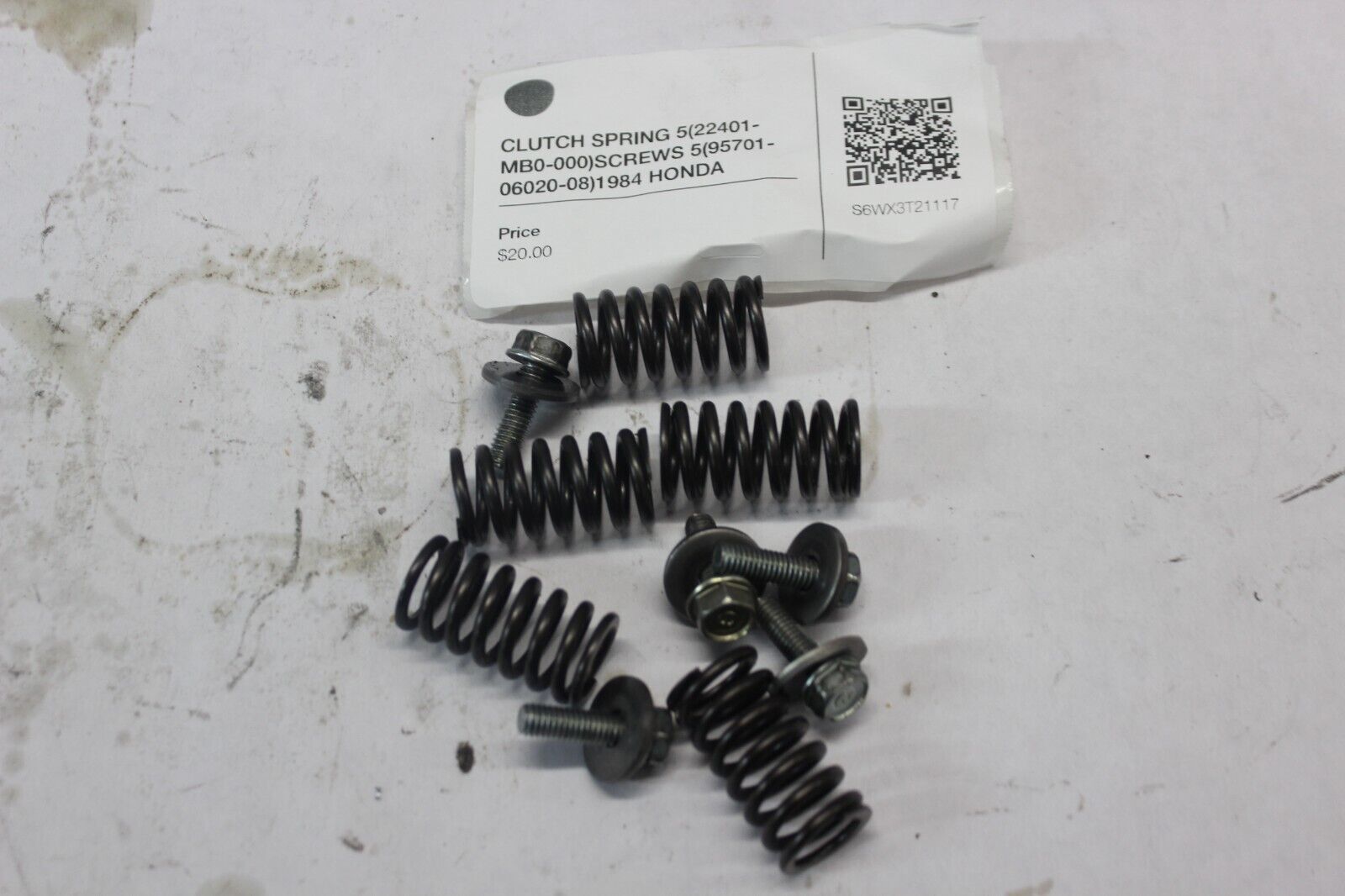 CLUTCH SPRING (5) 22401-MB0-000 SCREWS (5) 1984 HONDA VF700C