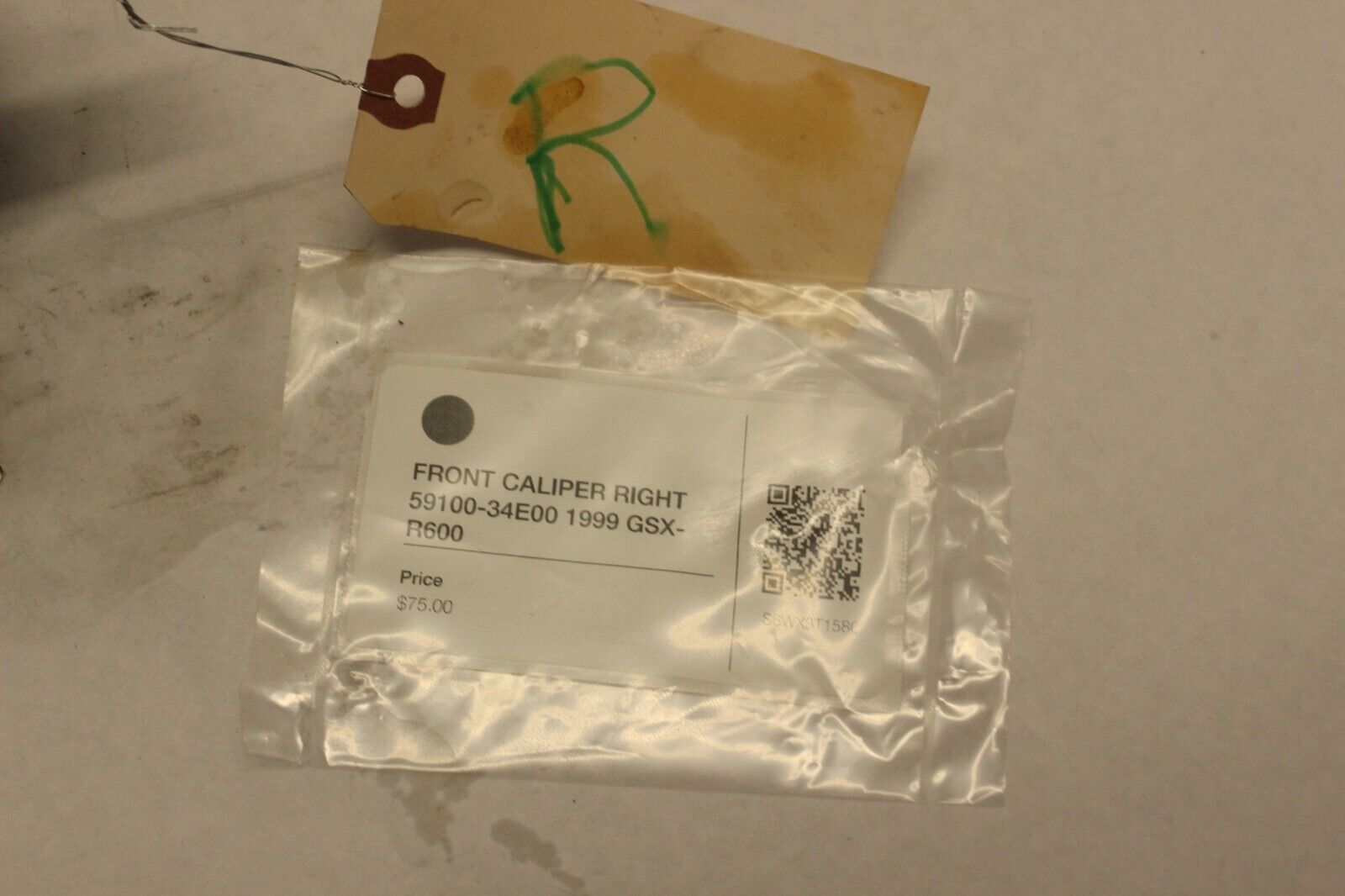 FRONT CALIPER RIGHT 59100-34E00 1999 Suzuki GSX-R600