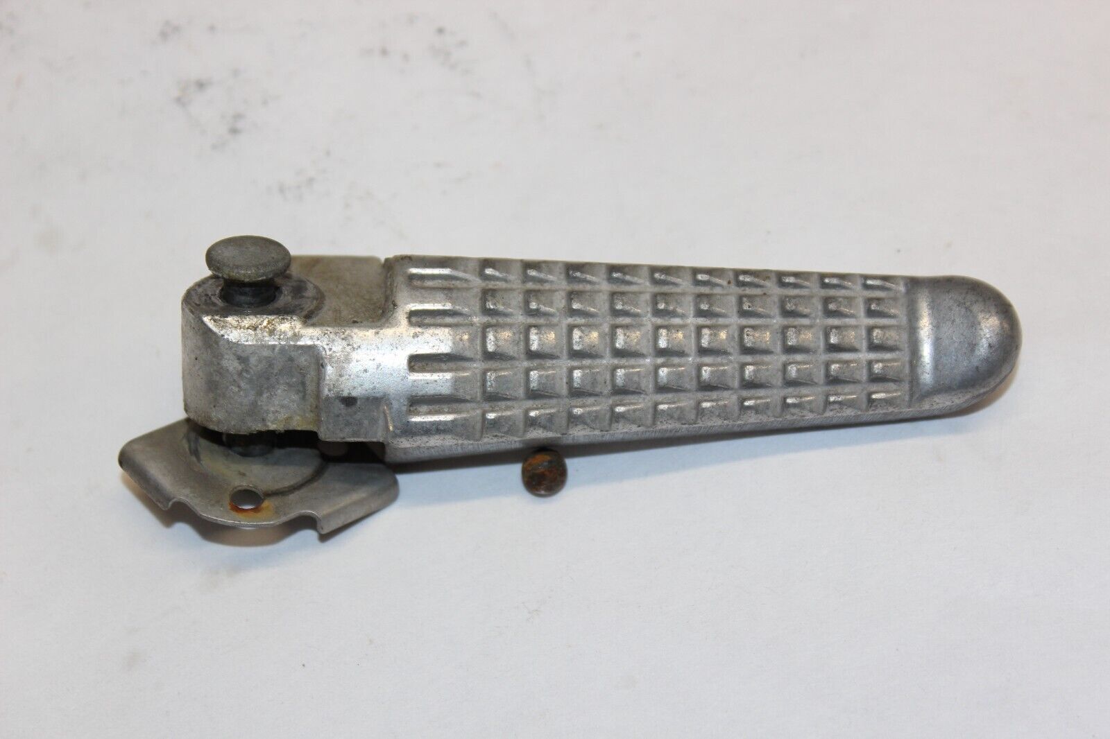 Passenger Footrest Bar RIGHT 43611-33E00 1999 Suzuki GSX-R600