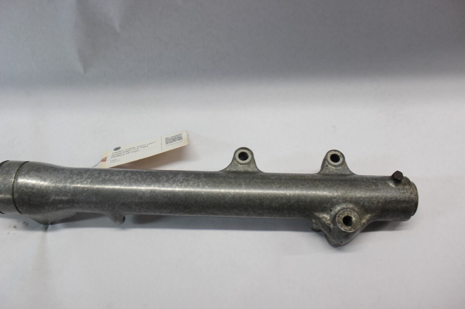FRONT FORK ASSY LEFT 51500-MB1-772 1984 HONDA VF700C