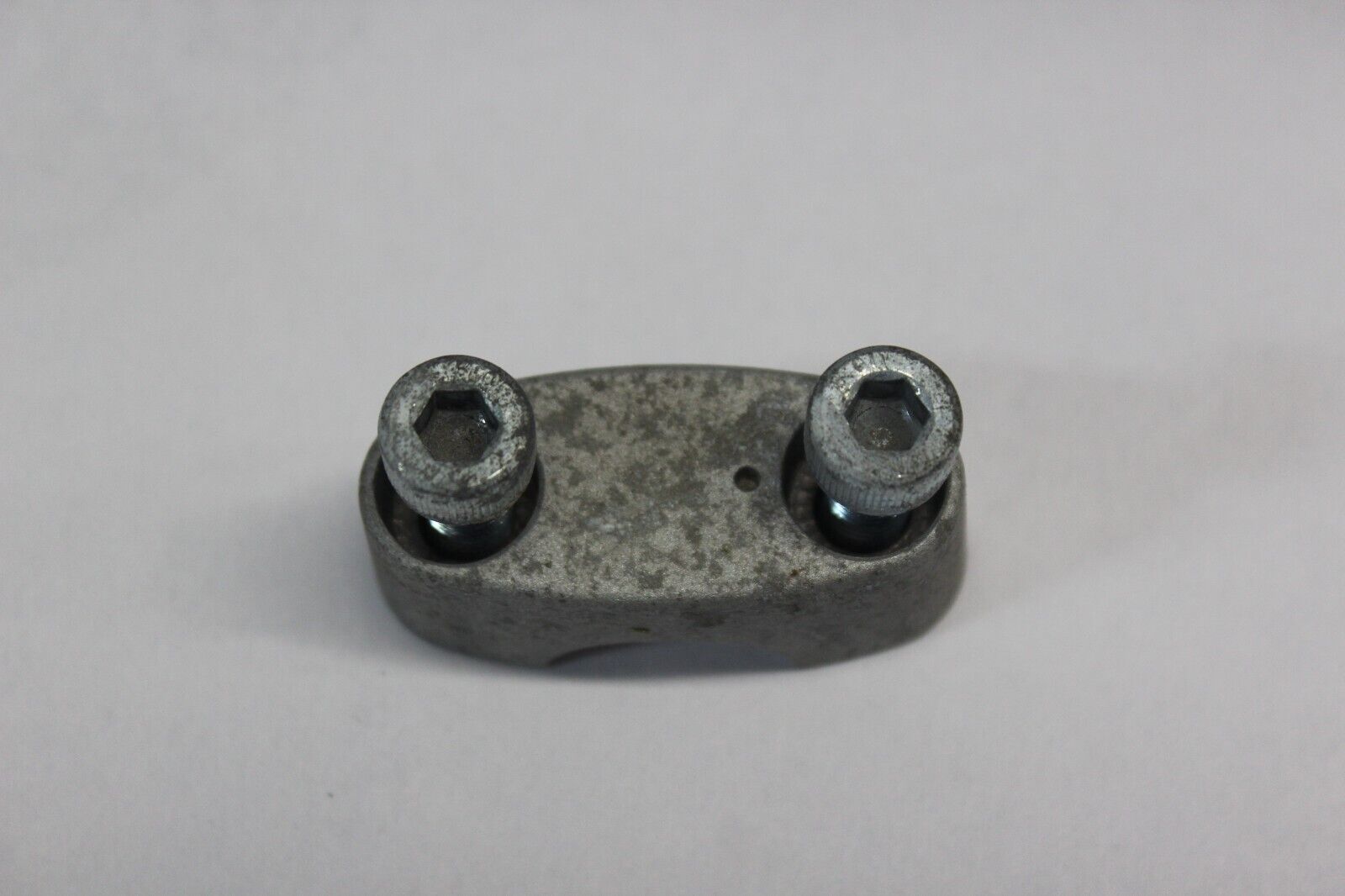 HANDLEBAR HOLDER 56211-10G00 2006 BURGMAN AN650K6