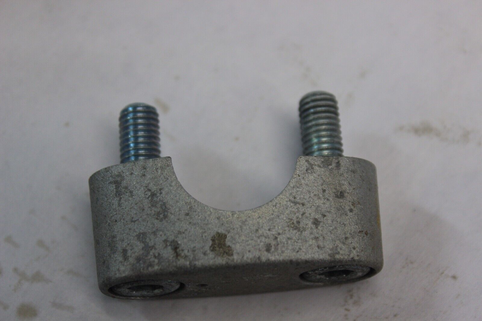 HANDLEBAR HOLDER 56211-10G00 2006 BURGMAN AN650K6