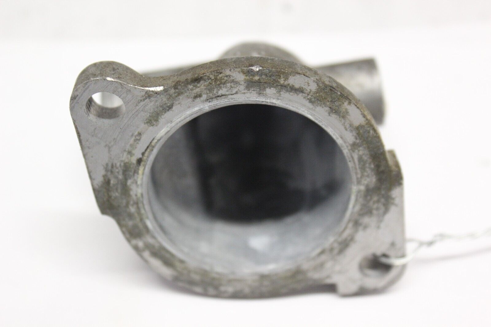 THERMOSTAT INLET CONNECTOR 17662-33E00 1999 GSX R600