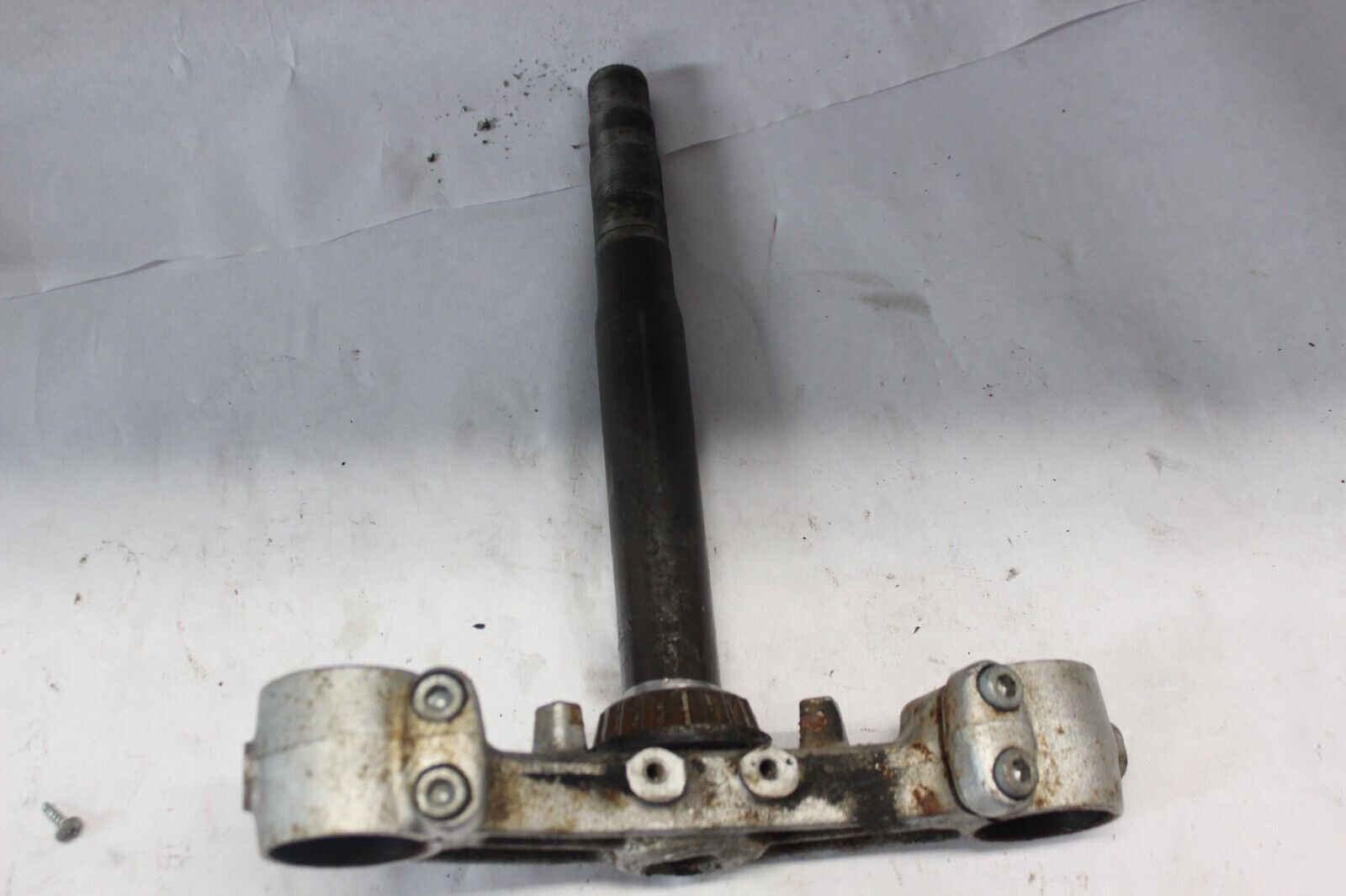 UNDER BRACKET (BOTTOM TREE) 2AE-23340-30-00 1996 Yamaha VIRAGO XV1100S