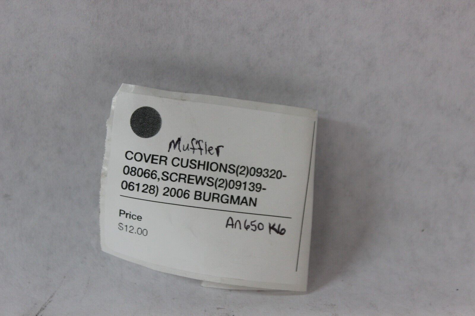COVER CUSHIONS(2)09320-08066,SCREWS(2)09139-06128) 2006 BURGMAN AN650K6