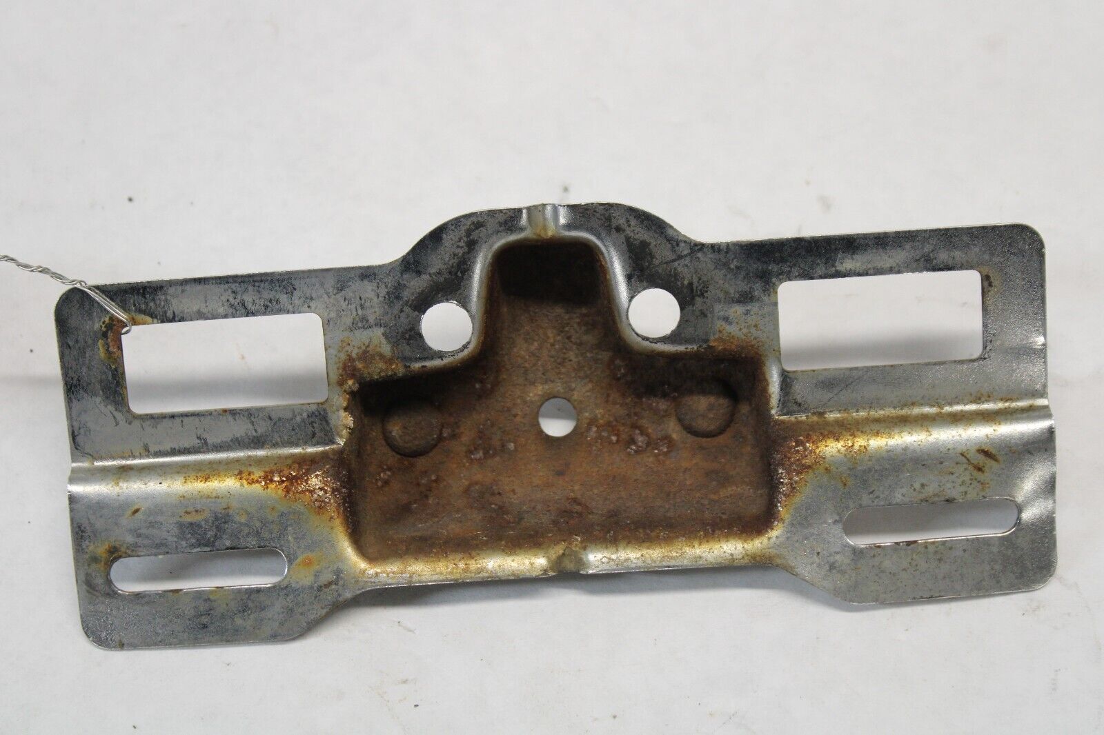 LICENSE PLATE BRACKET 84701-ME9-670 1983 Honda VT750C Shadow