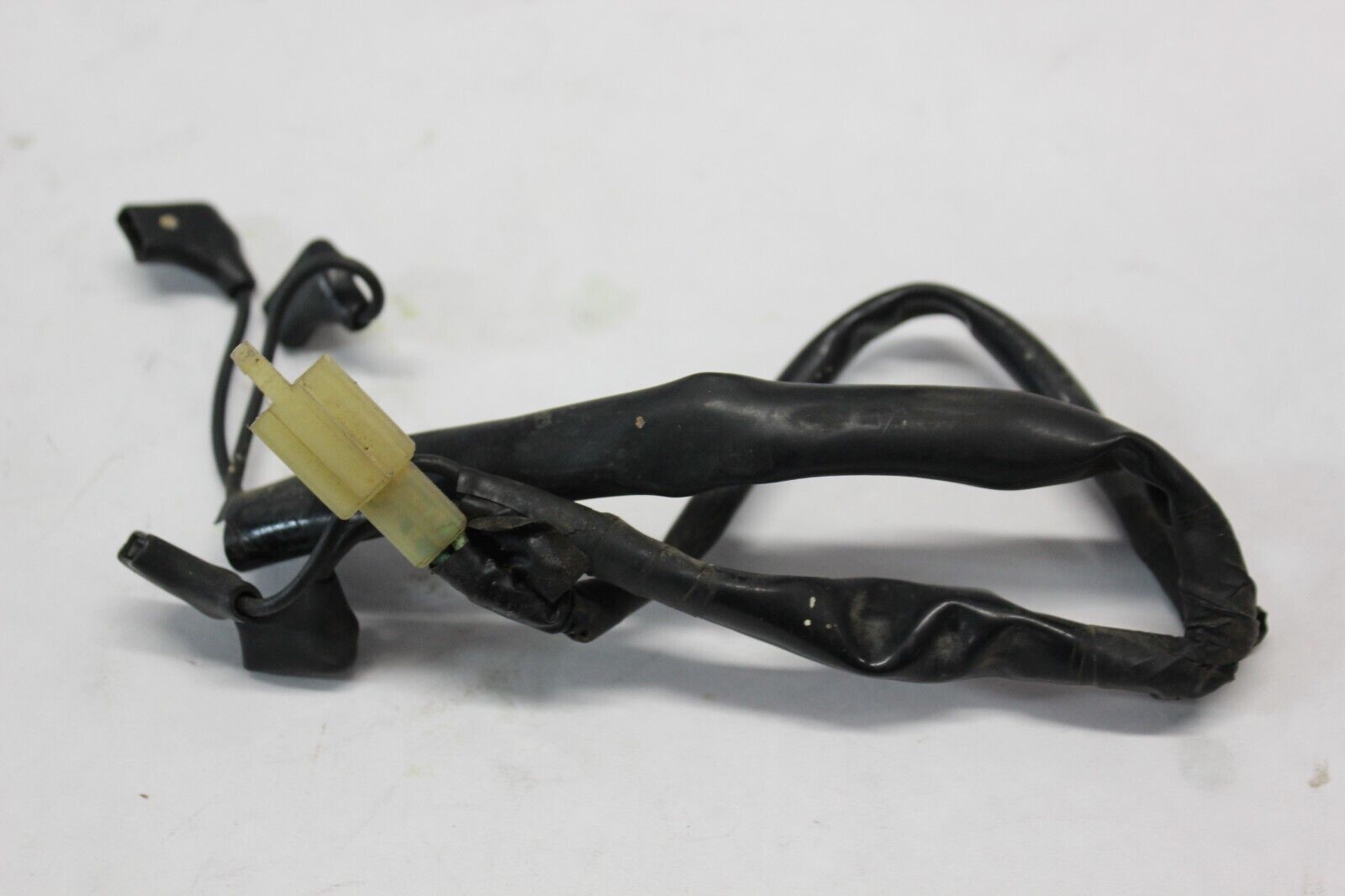 HORN SUB-HARNESS 32106-MB4-000 1984 Honda VF700C