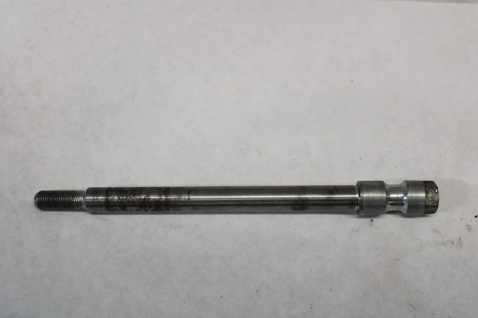 FRONT WHEEL AXLE 44301-461-770 1983 Honda VT750C Shadow