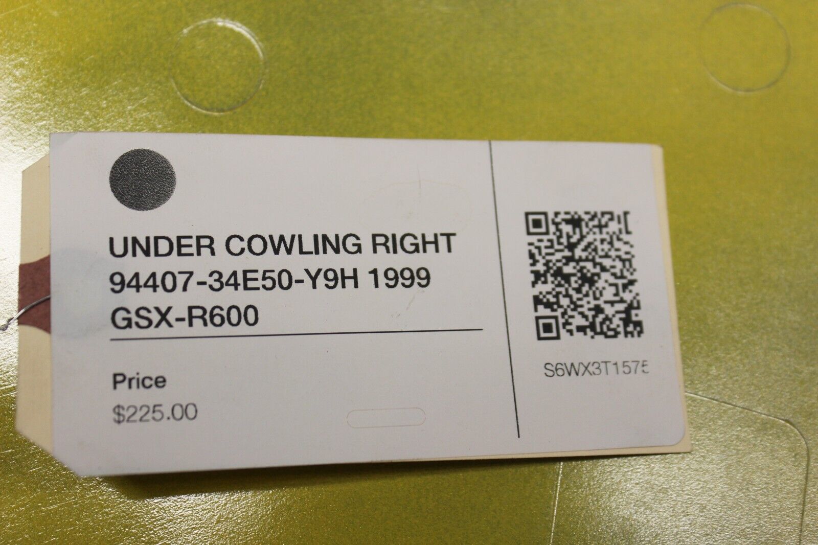 UNDER COWLING RIGHT 94407-34E50-Y9H 1999 Suzuki GSX-R600