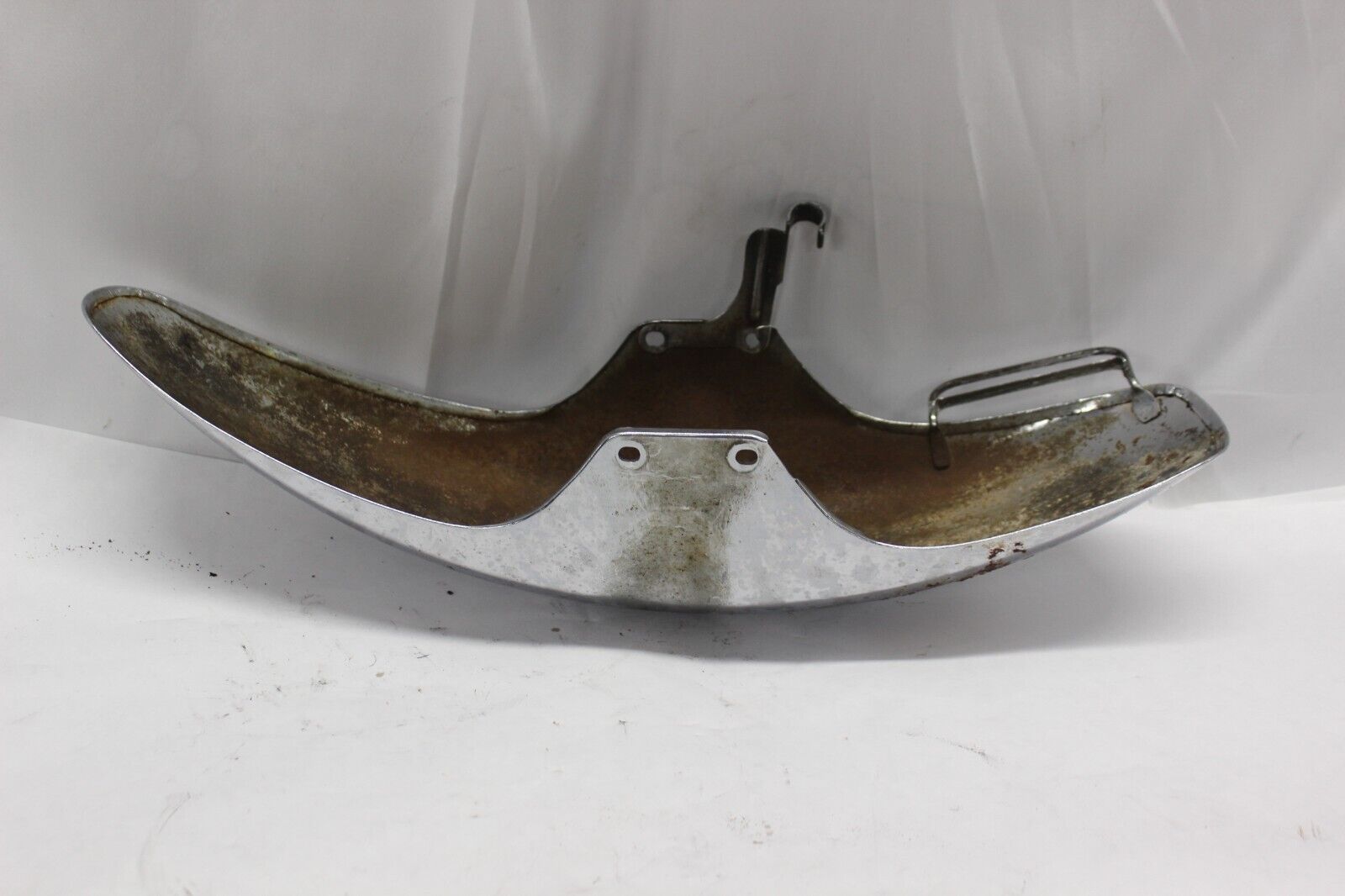 FRONT FENDER (CHROME) 61100-MB1-700 1984 Honda VF700C