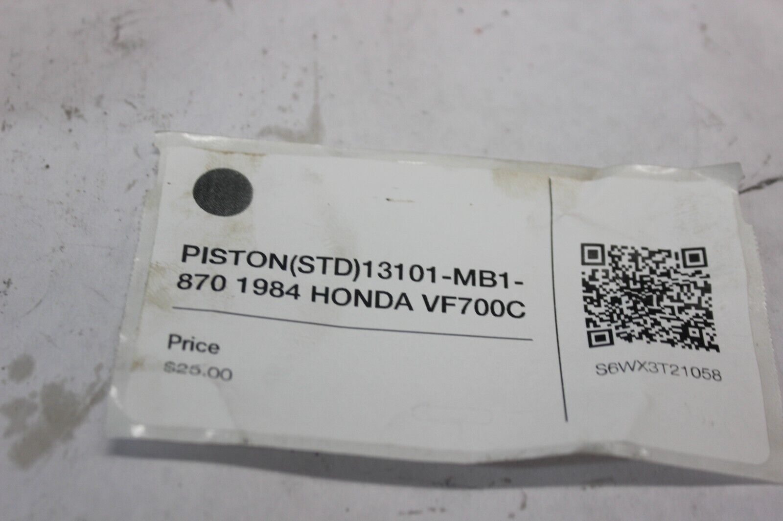 PISTON (STD) 13101-MB1-870 1984 HONDA VF700C