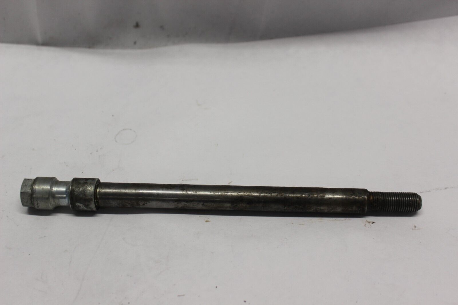 FRONT WHEEL AXLE 44301-461-770 1984 Honda VF700C