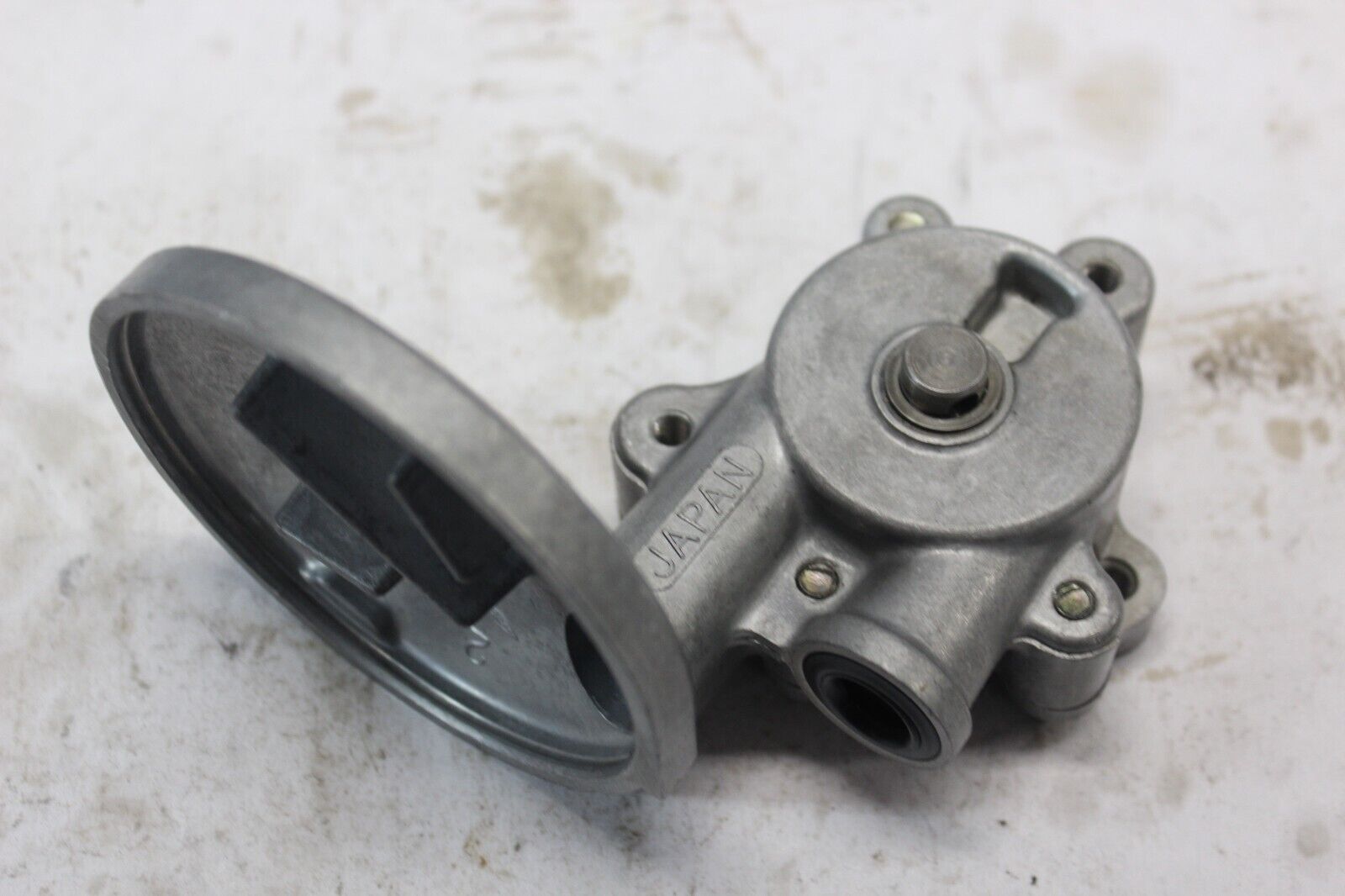 OIL PUMP ASSY 16082-064 1982 KZ750N SPECTRE
