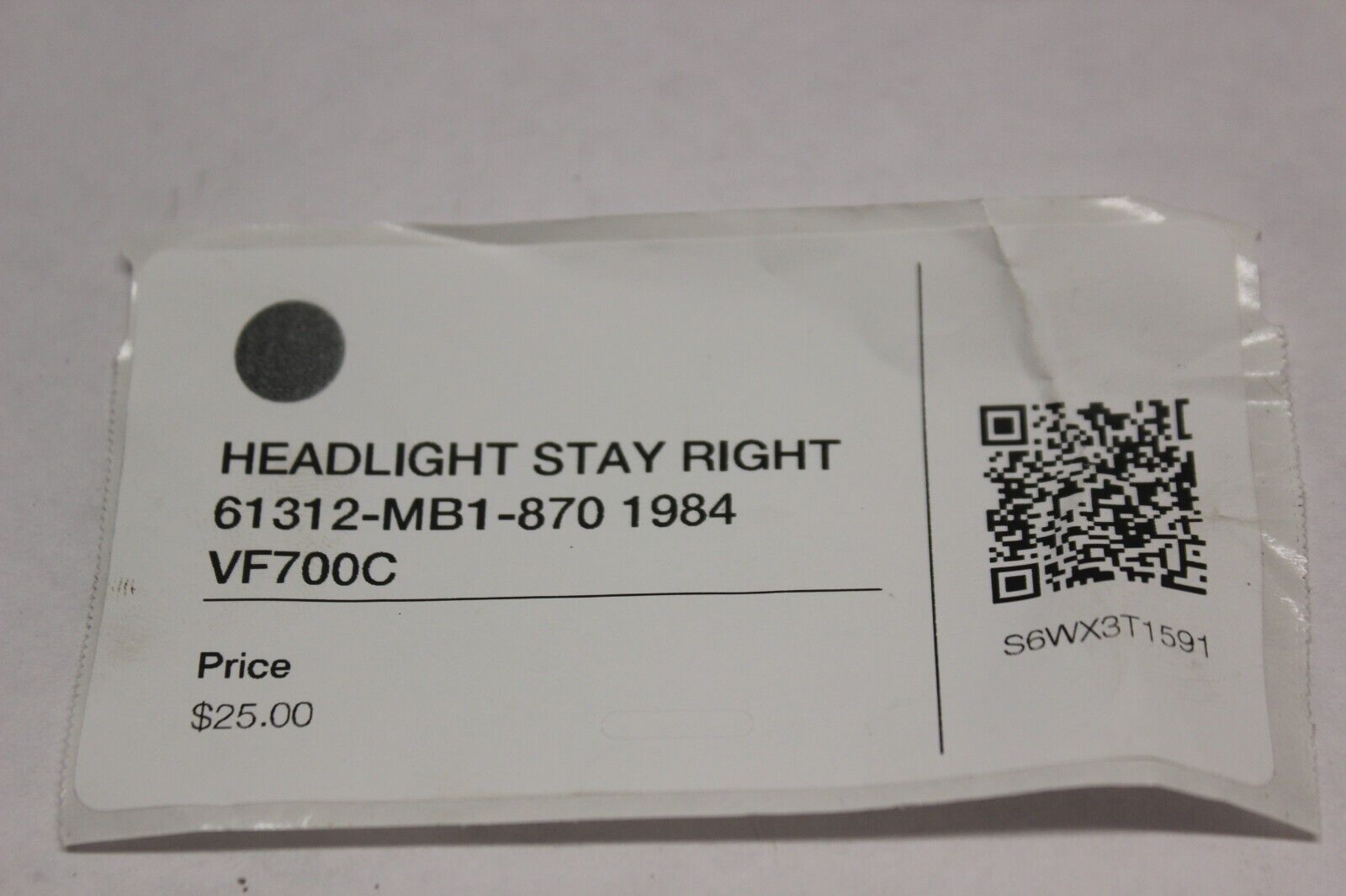 HEADLIGHT STAY RIGHT 61312-MB1-870 1984 Honda VF700C