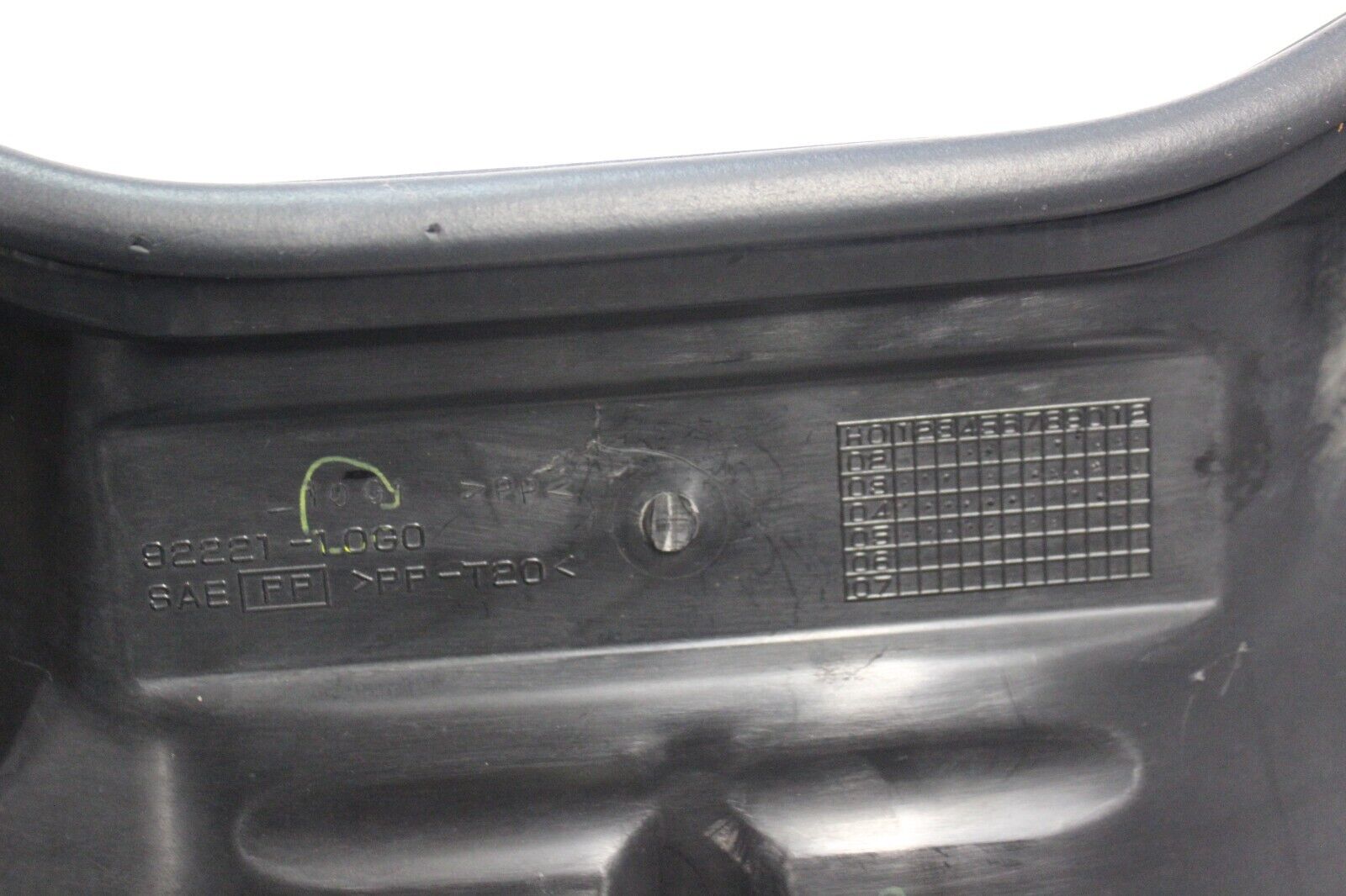 HELMET UPPER BOX 92221-10G10 2006 BURGMAN AN650K6