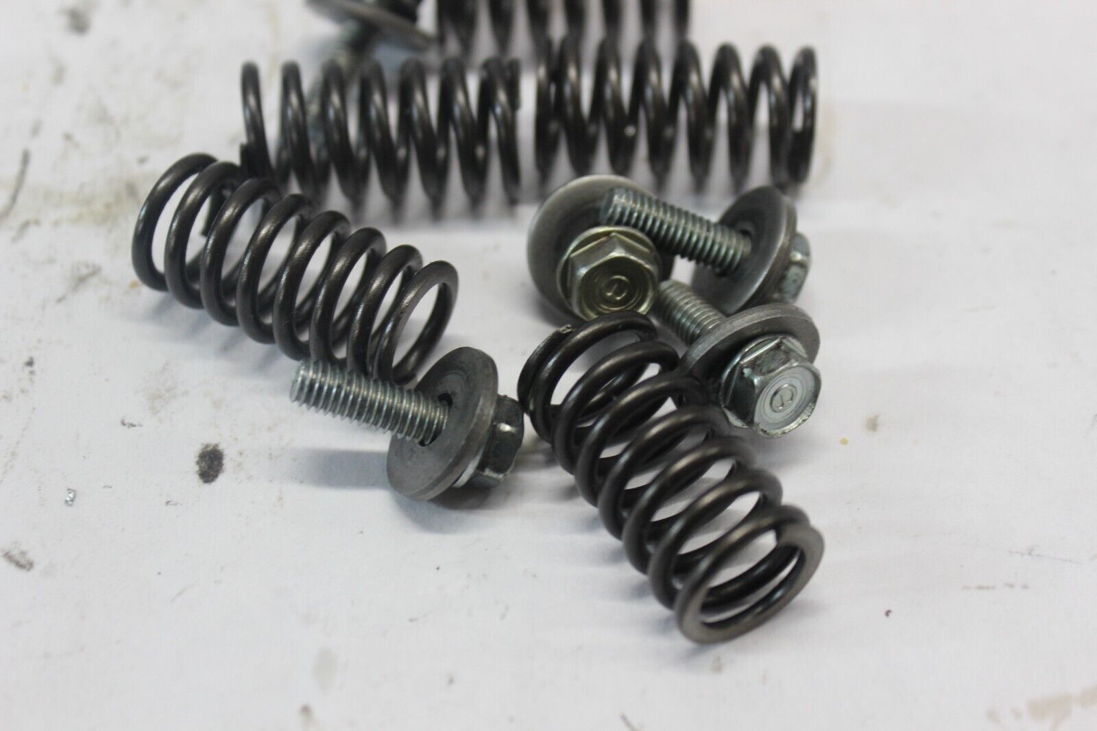 CLUTCH SPRING (5) 22401-MB0-000 SCREWS (5) 1984 HONDA VF700C