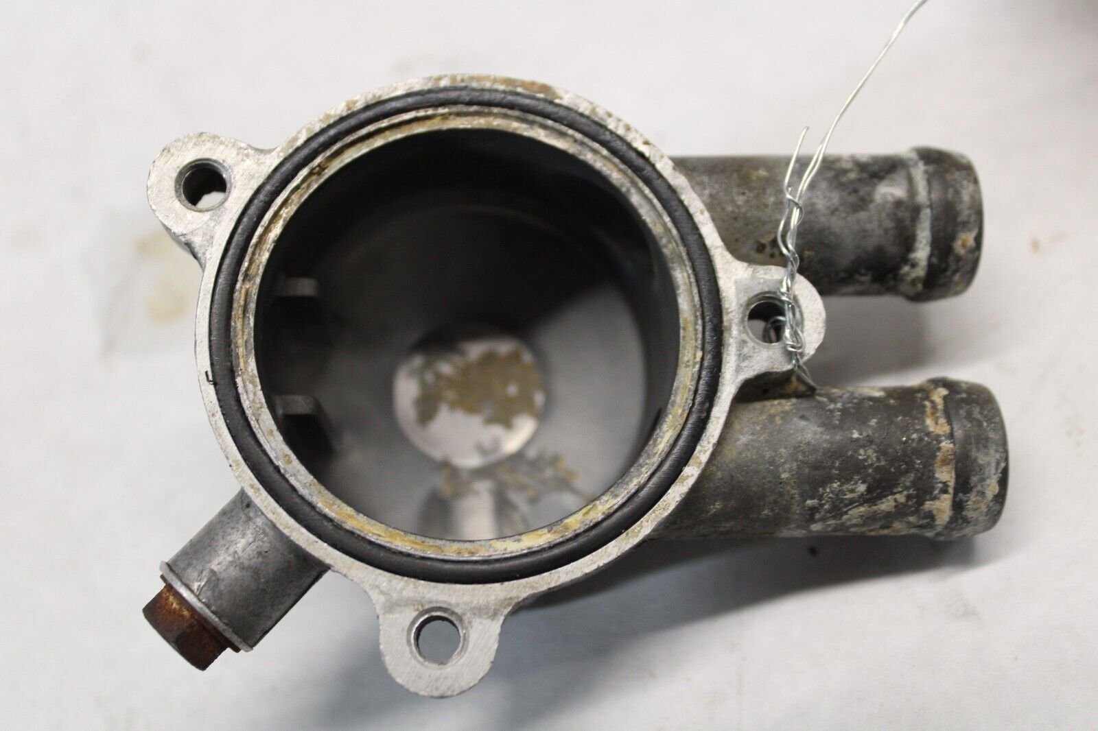 THERMOSTAT CASE 19311-ME9-000 1983 Honda VT750C Shadow