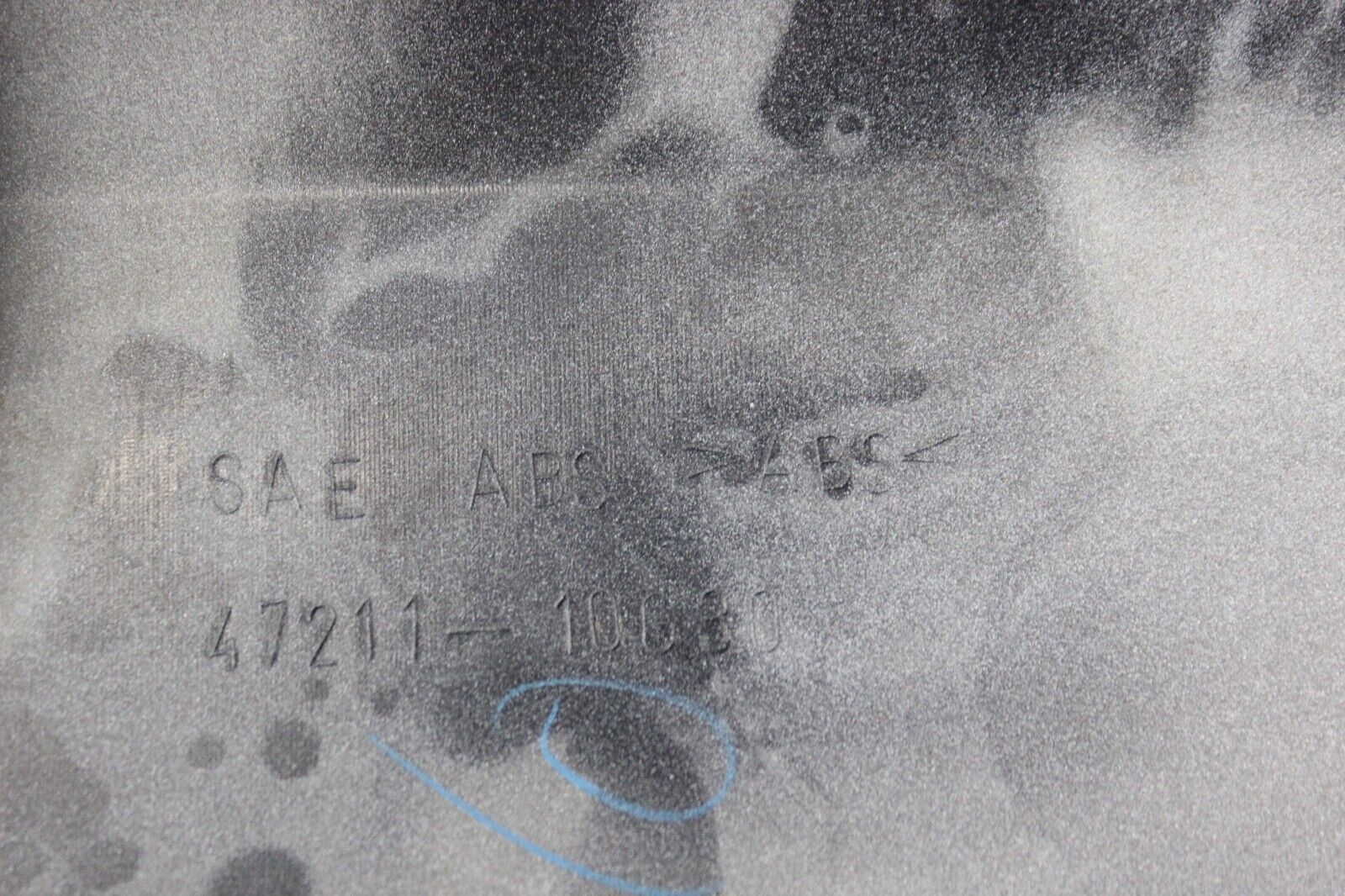 LEFT SIDE COVER (WHITE) 47211-10G31-YC3 2006 BURGMAN AN650K6