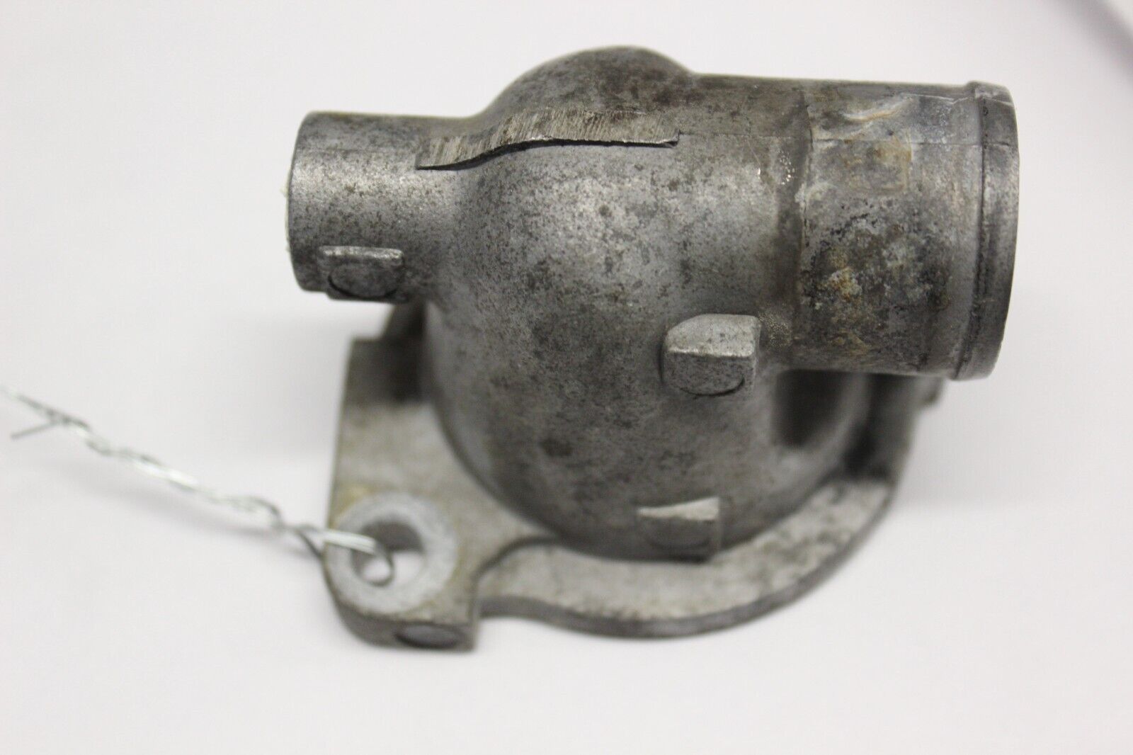 THERMOSTAT INLET CONNECTOR 17662-33E00 1999 GSX R600