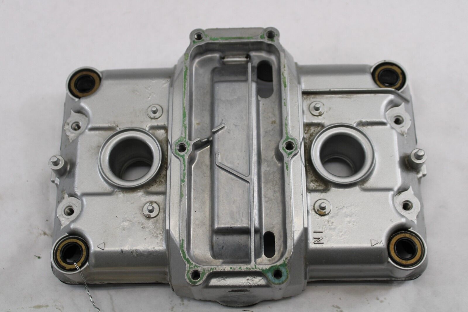 Rear Cylinder Head Cover w/Gasket 12321-MZ5-306 1997 Honda Magna VF750