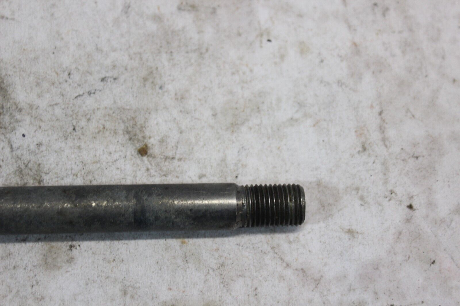 FRONT WHEEL AXLE 41068-1189 1987 VULCAN VN750A