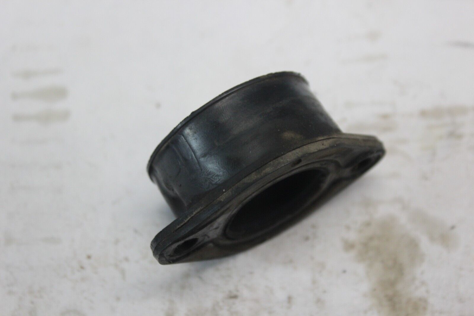 CARB HOLDER 16065-1132 1982 KZ750N SPECTRE