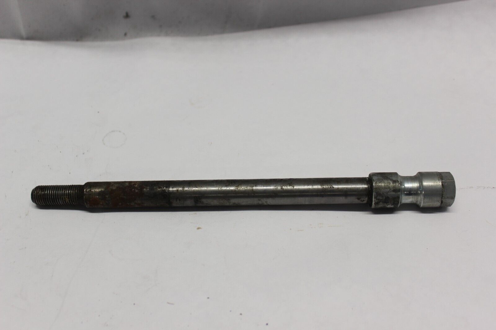 FRONT WHEEL AXLE 44301-461-770 1984 Honda VF700C