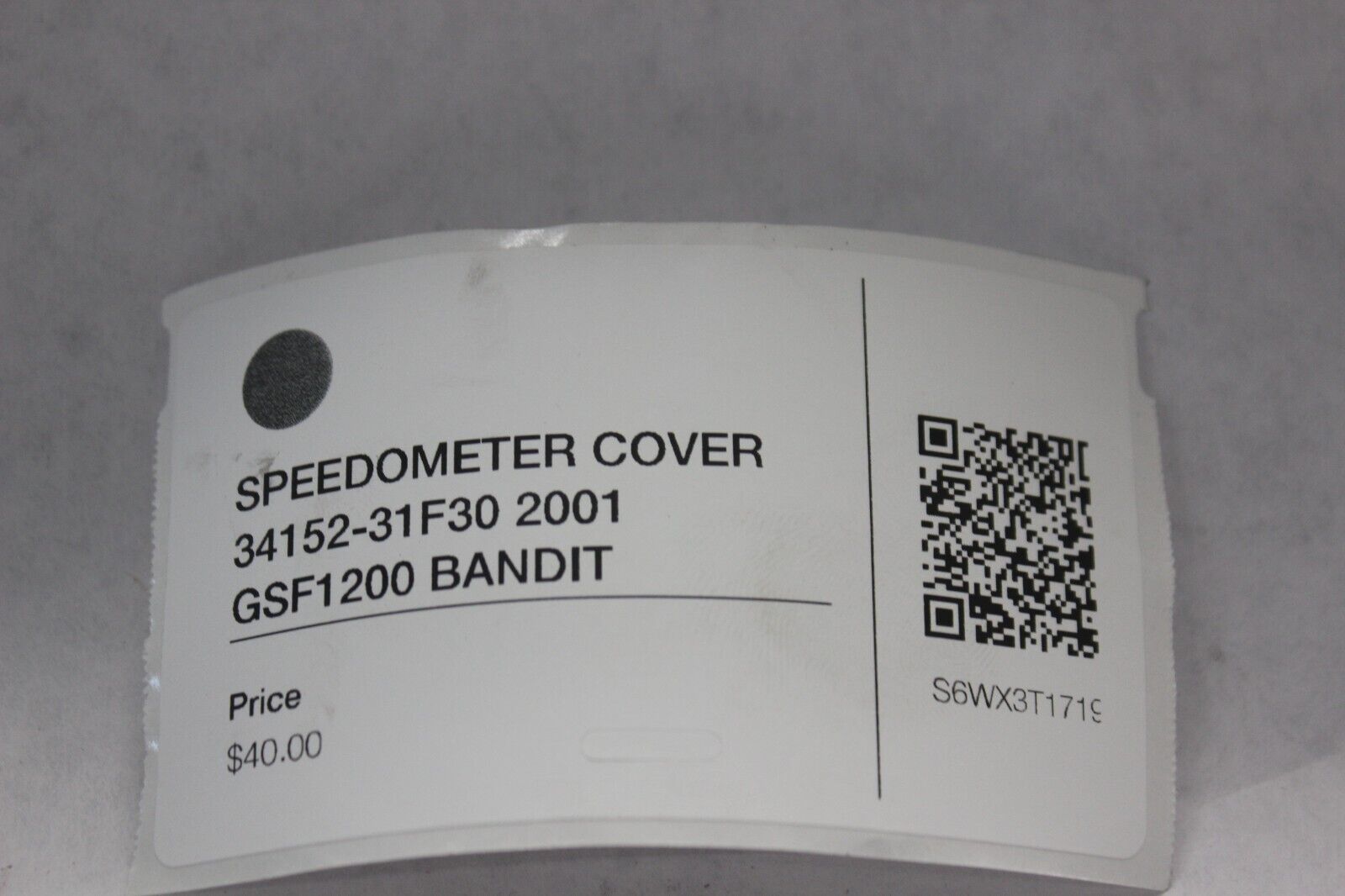 SPEEDOMETER COVER 34152-31F30 2001 GSF1200 SUZUKI BANDIT