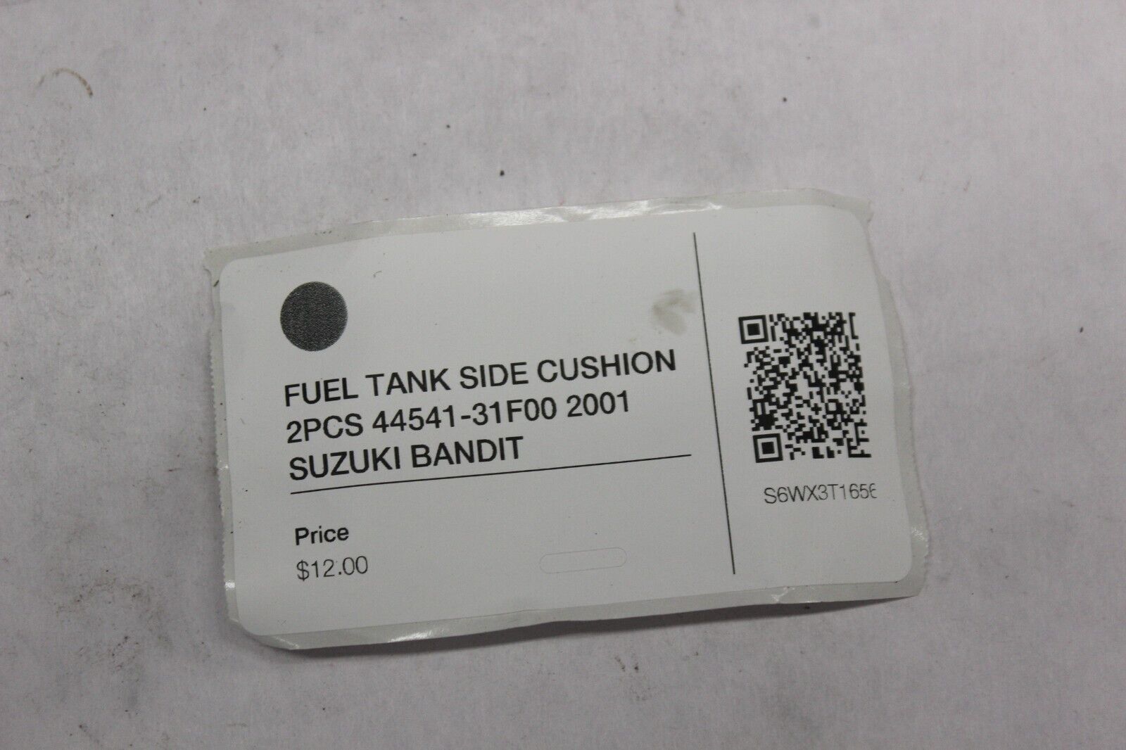 FUEL TANK SIDE CUSHION 2PCS 44541-31F00 2001 SUZUKI BANDIT