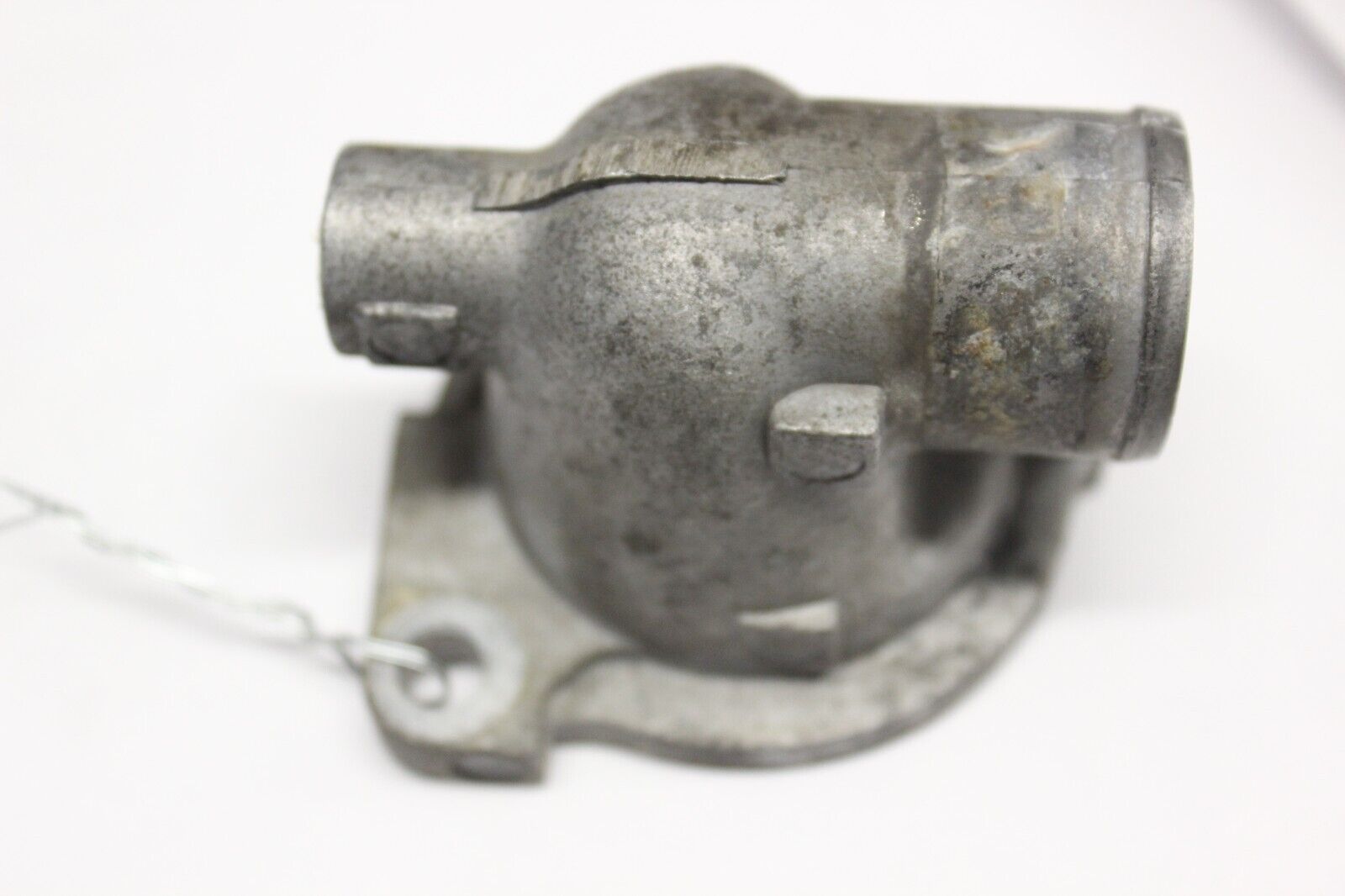 THERMOSTAT INLET CONNECTOR 17662-33E00 1999 GSX R600