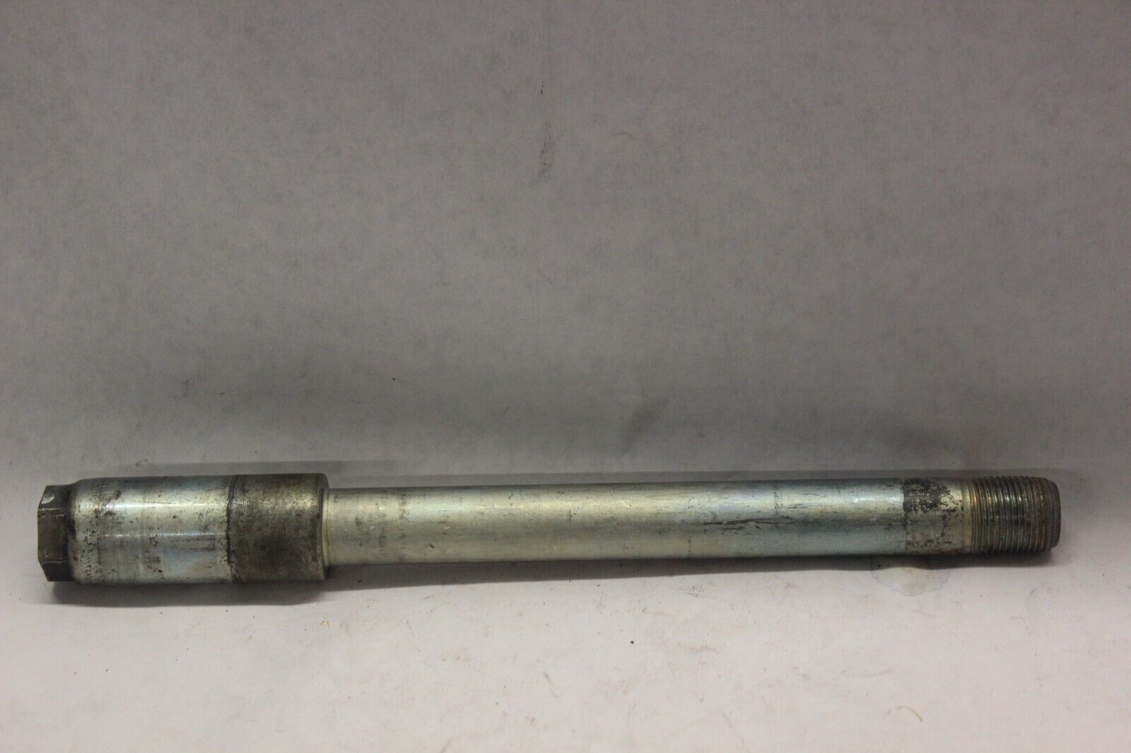 FRONT AXLE 54711-17C10 2001 GSF1200 SUZUKI BANDIT