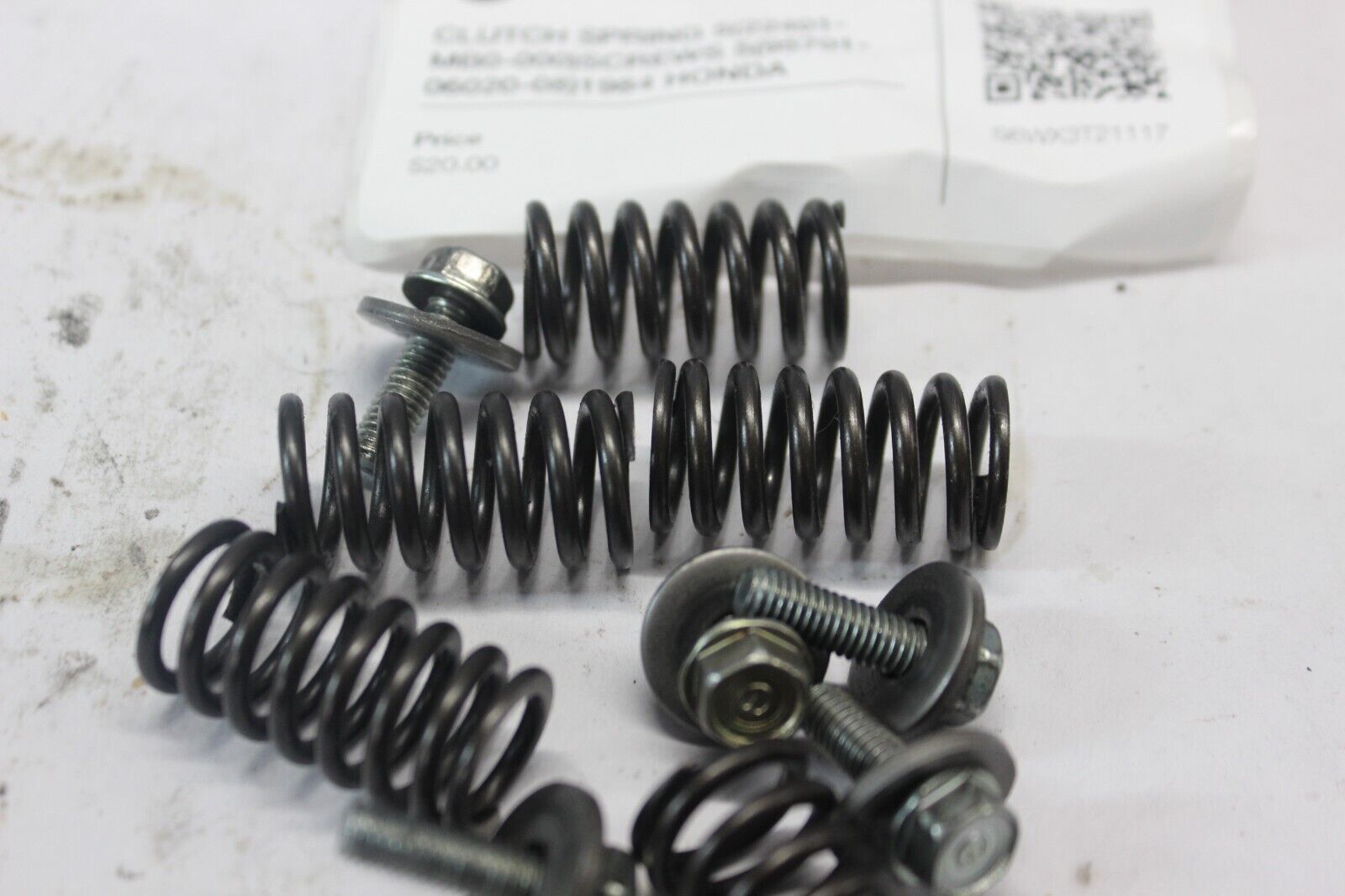 CLUTCH SPRING (5) 22401-MB0-000 SCREWS (5) 1984 HONDA VF700C