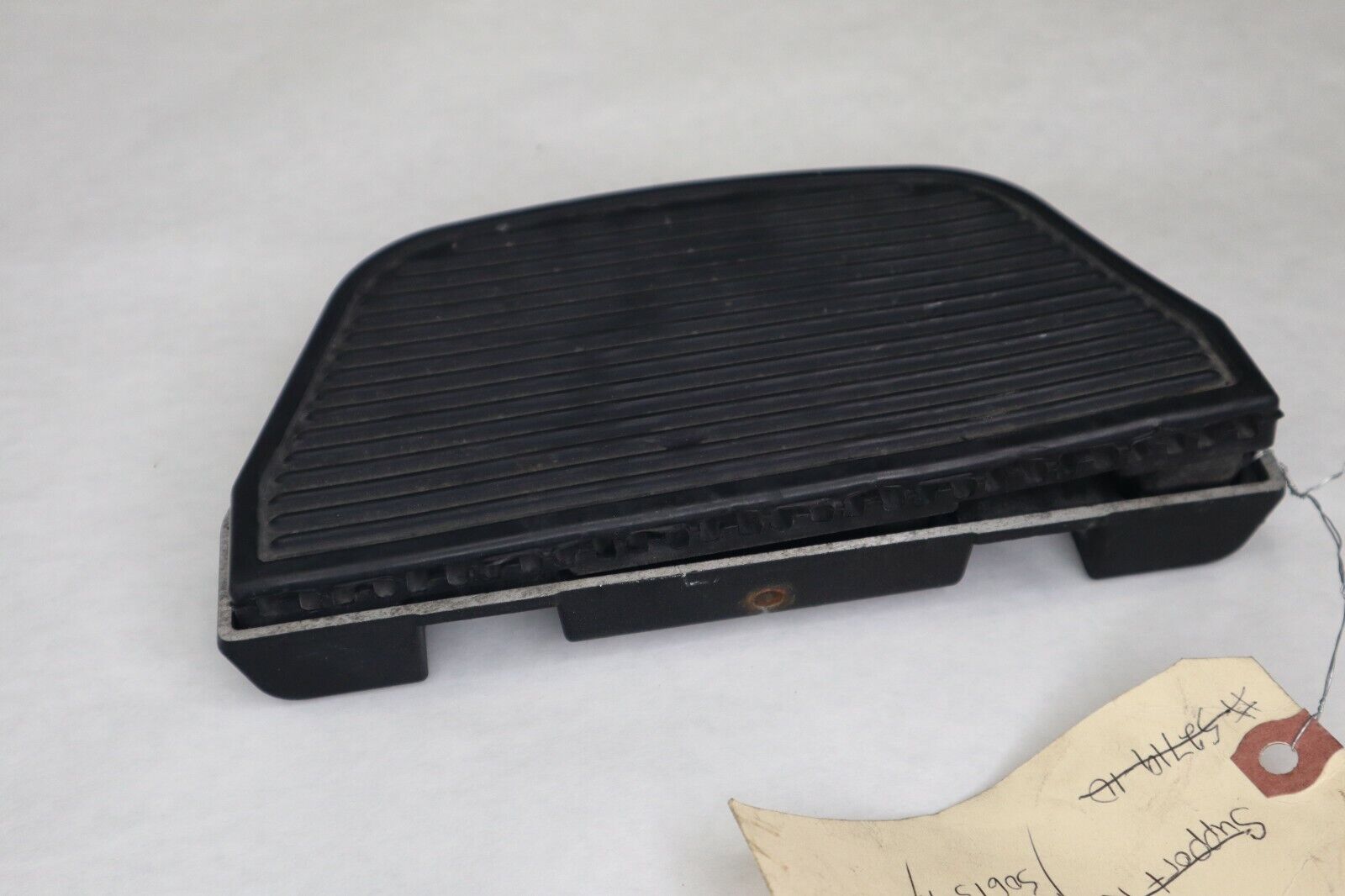 OEM Harley Davidson Passenger Footboard Floorboard & Rubber Pad 2011 Ultra