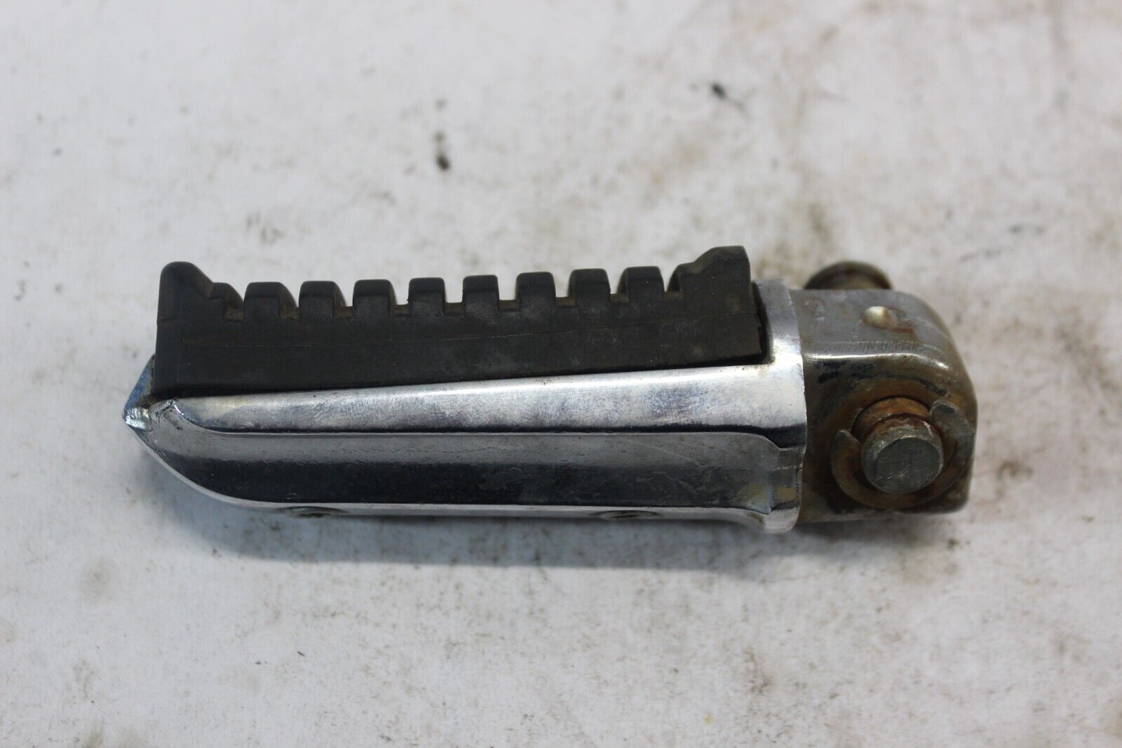 REAR STEP LEFT 34028-1175 1987 VULCAN VN750A