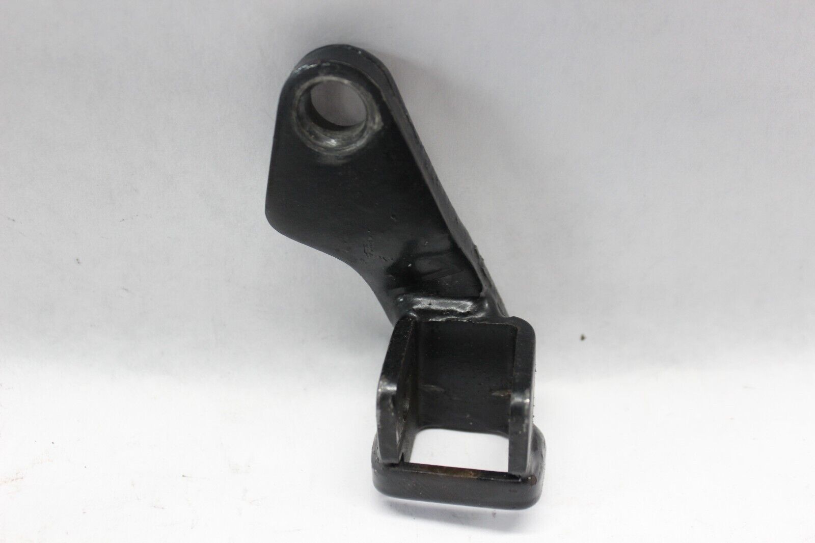 FRONT RIGHT STEP HOLDER 34003-1129 1982 Kawasaki Spectre KZ750N