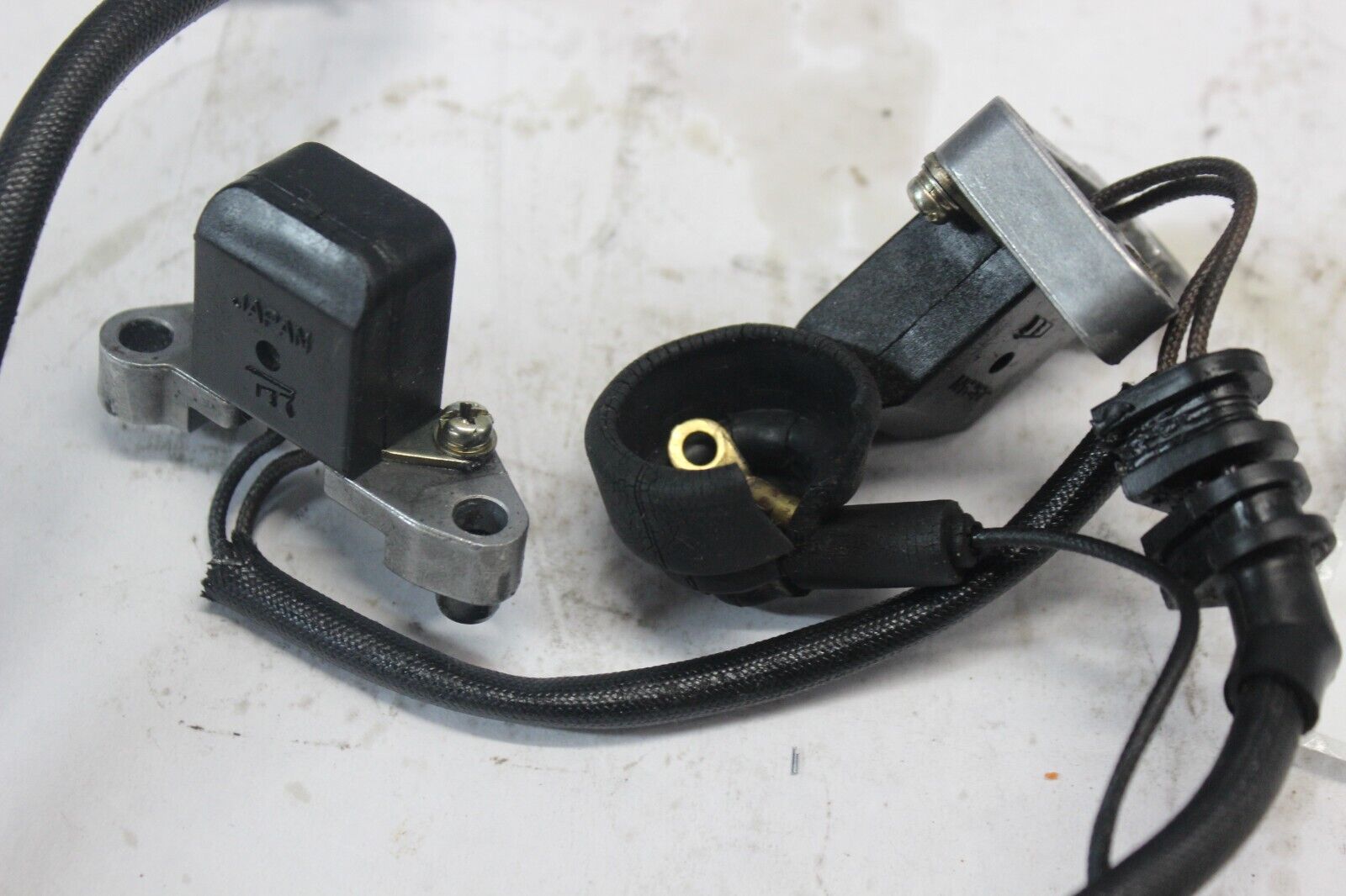 PULSE GENERATOR ASSY 30300-MB0-174 1984 HONDA VF700C