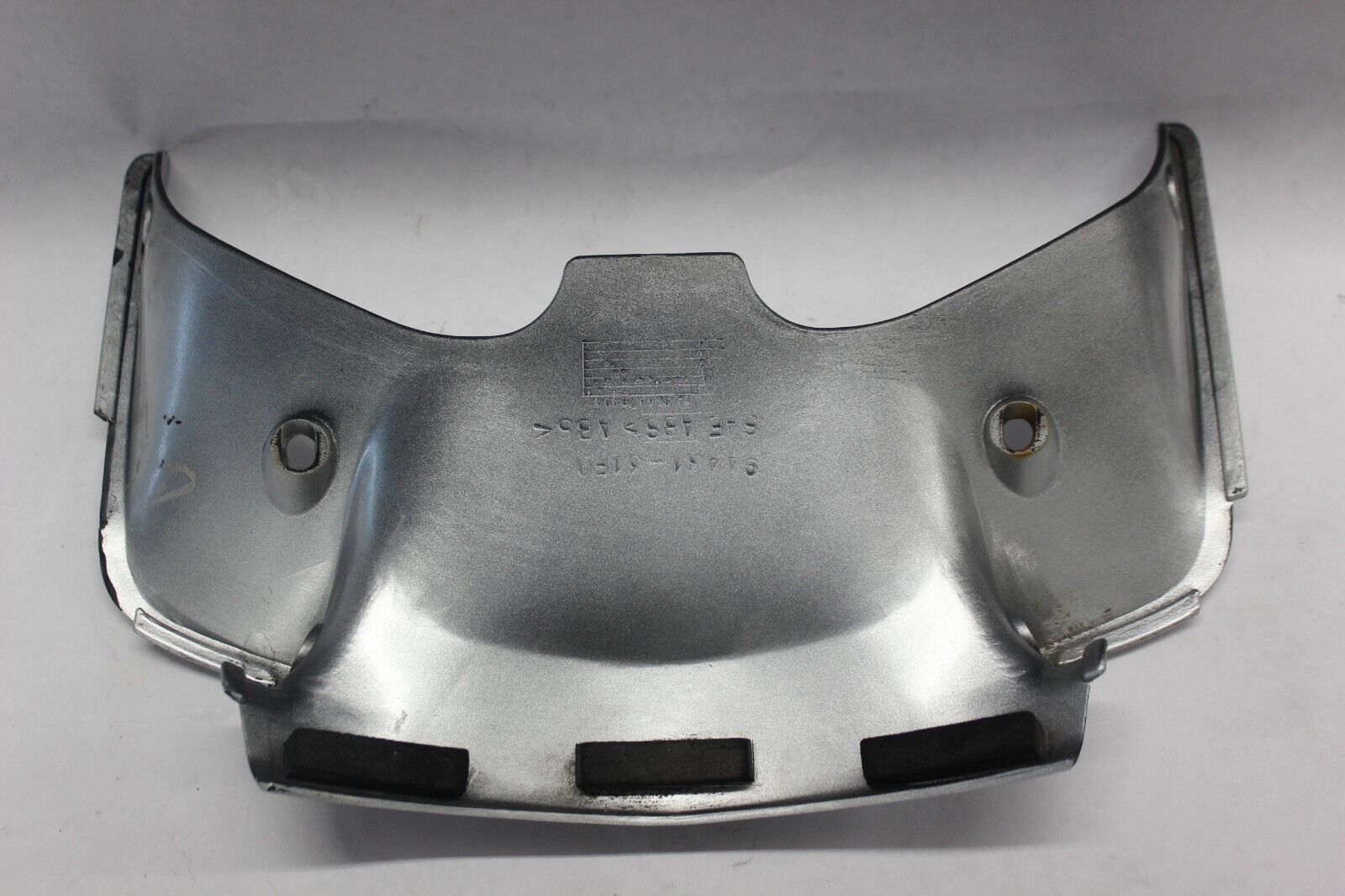 COWLING, CENTER (YD8 - SILVER) (US) 94430-31F00-YD8 2001 GSF1200 SUZUKI BANDIT