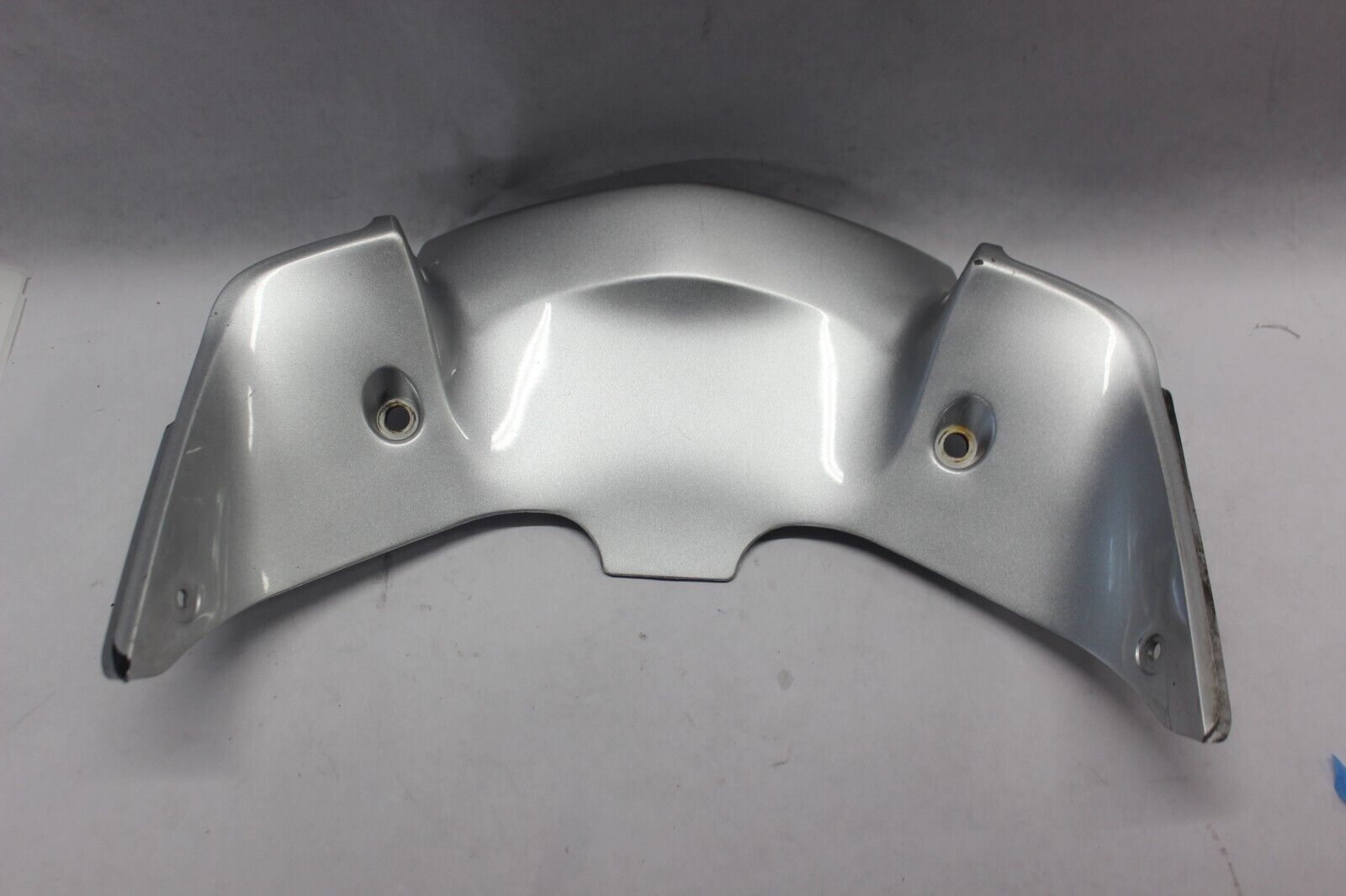 COWLING, CENTER (YD8 - SILVER) (US) 94430-31F00-YD8 2001 GSF1200 SUZUKI BANDIT