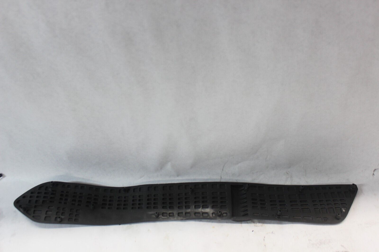 FRONT FLOORMAT RIGHT 48211-10G00-Y0J 2006 BURGMAN AN650K6