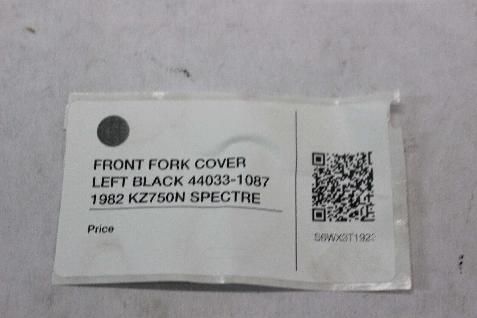 FRONT FORK COVER LEFT BLACK 44033-1087 1982 Kawasaki Spectre KZ750N