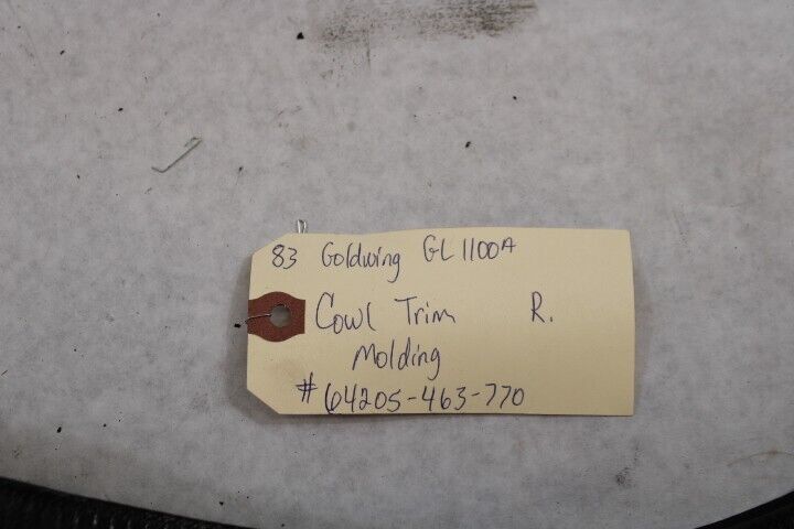 Cowl Trim Molding RIGHT 64205-463-770 1983 Honda Goldwing GL1100