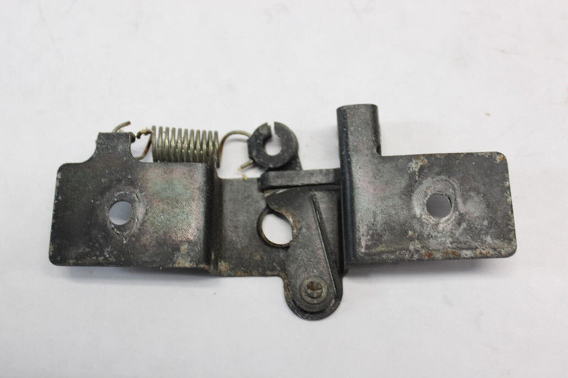 SEAT LOCK BRACKET W/SPRING 77160-MB1-870 1984 Honda VF700C