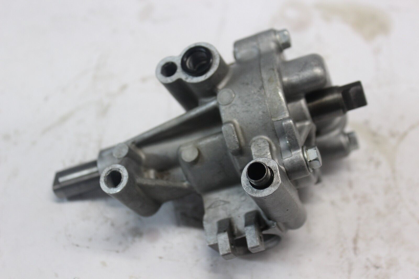 Oil Pump Assy 15100-MB0-010 1984 HONDA VF700C