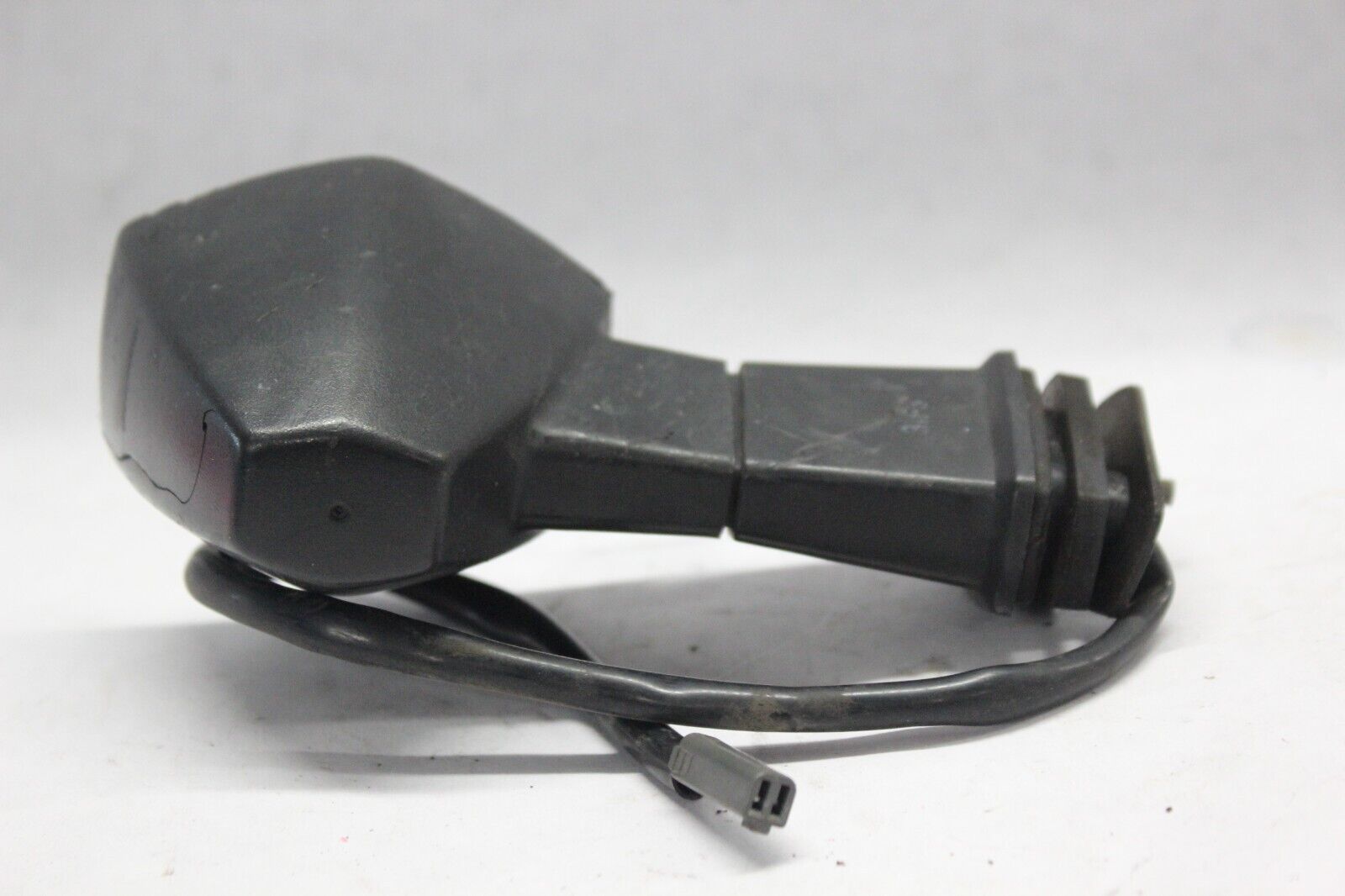 REAR TURN SIGNAL LEFT (NO LENS) 35604-31F30 2001 GSF1200 SUZUKI BANDIT
