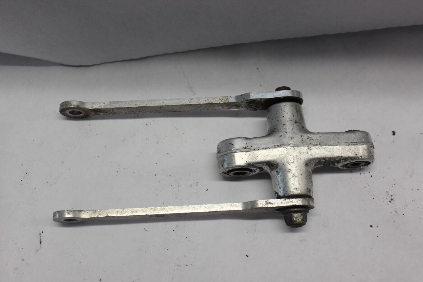REAR CUSHION LEVER SET 62600-32850 2001 GSF1200 SUZUKI BANDIT