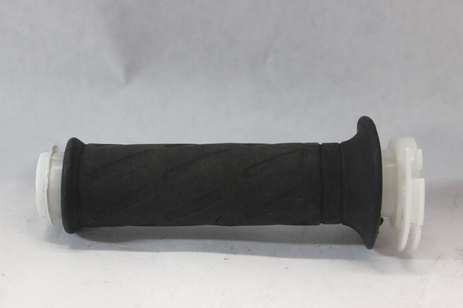 THROTTLE GRIP 57110-46E01 2006 BURGMAN AN650K6